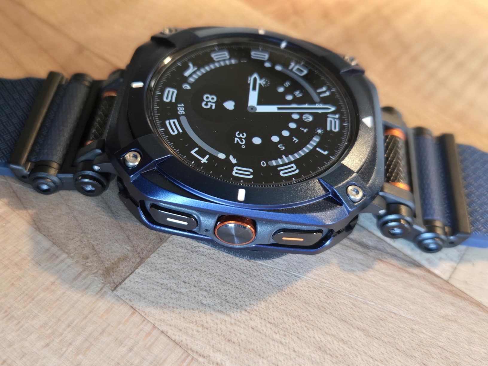 SAMSUNG Galaxy Watch Ultra 47mm LTE AI Smartwatch w/Energy Score, Wellness Tips, Heart Rate Tracking, Sleep Monitor, Fitness Tracker, GPS, 2024,Titanium Gray (Renewed) - Customer Photo 2