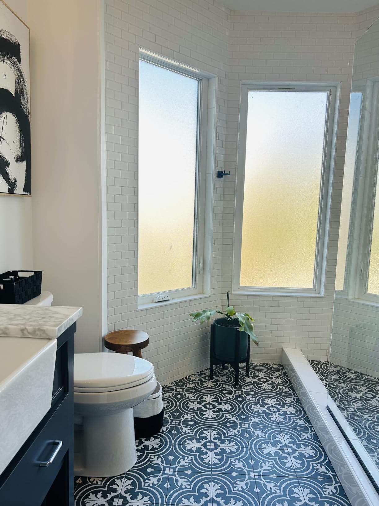 D'vine Dev Ceramic Planter with Ebony Stand - 10 Inch Modern Round Flower Pot with Wood Planter Holder, Black, 55-B-L-2 - Customer Photo 3