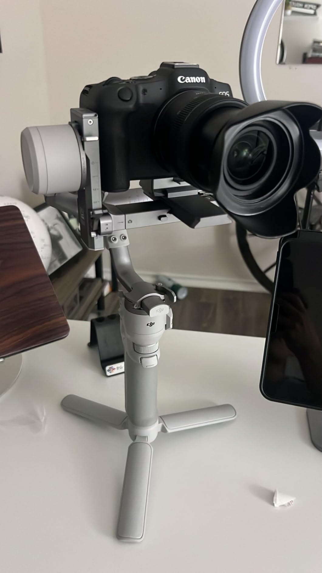 DJI RS 4 Mini Combo, Gimbal Stabilizer for Cameras, Auto Axis Locks, Intelligent Tracking, 2kg/4.4lbs Payload with Briefcase Handle - Customer Photo 2