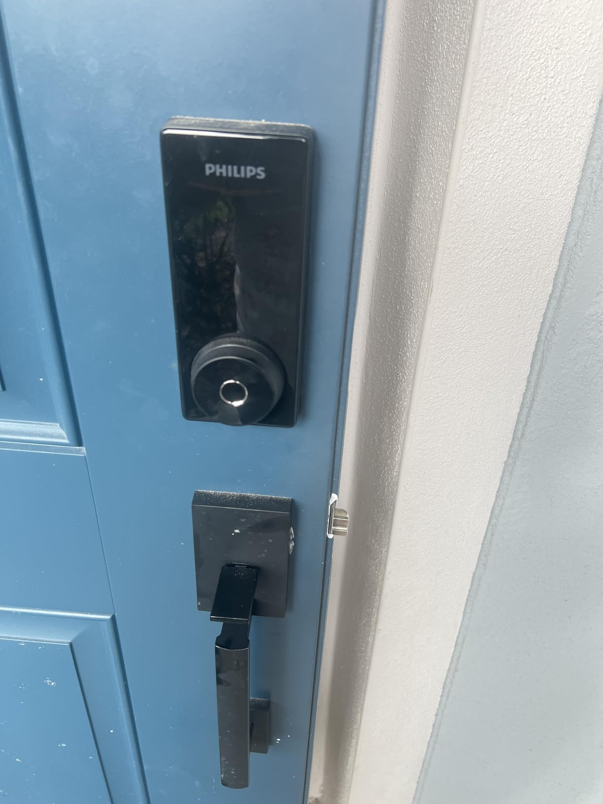 Philips Wi-Fi Smart Lock with Handle, Keyless Entry Keypad Door Lock with Handle, Front Door Deadbolt Set with WiFi Gateway, App Control, Fingerprint Unlock, PIN Code Unlock, Auto Locking - Customer Photo 1