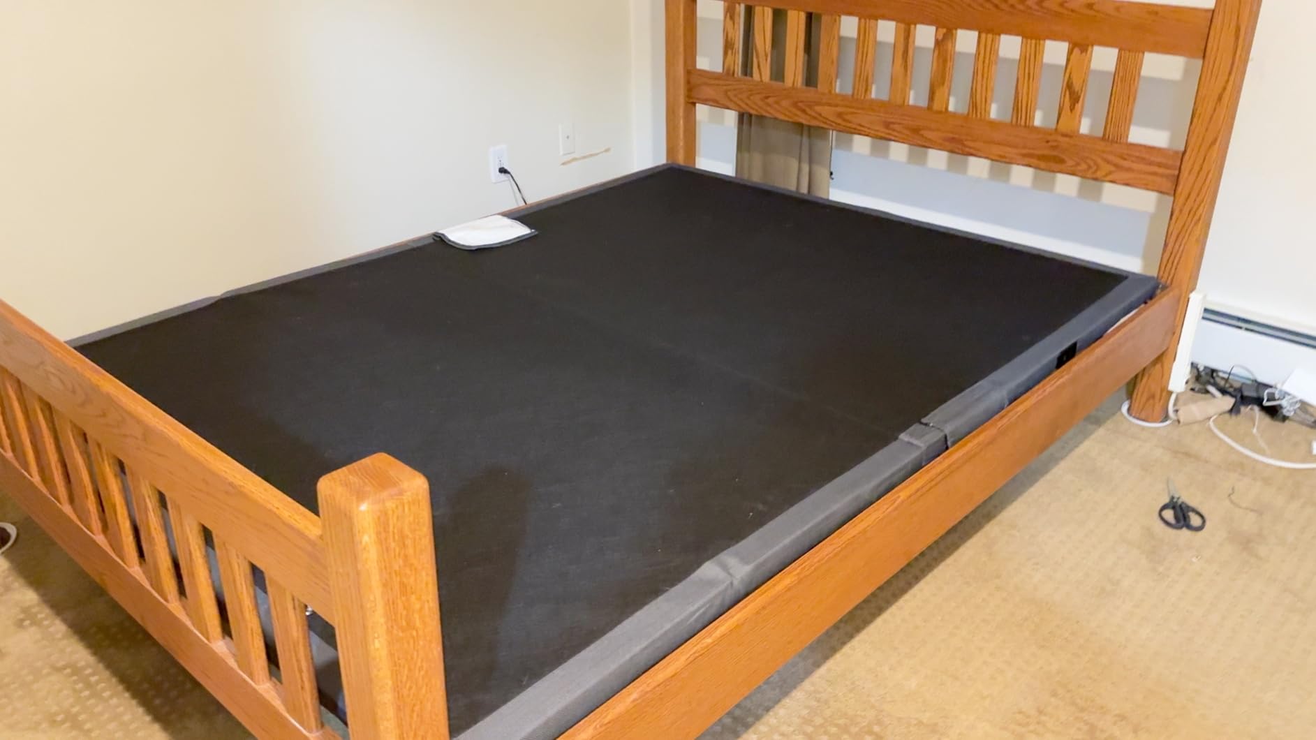 Amada Queen Adjustable Bed Frame with Massage, Head & Foot Incline, Wireless Remote, 4 Built-in USB Ports, LED Night Light, 4 Height-Adjustable Legs, Electric Bed Base, 01B-Q1 - Customer Photo 2