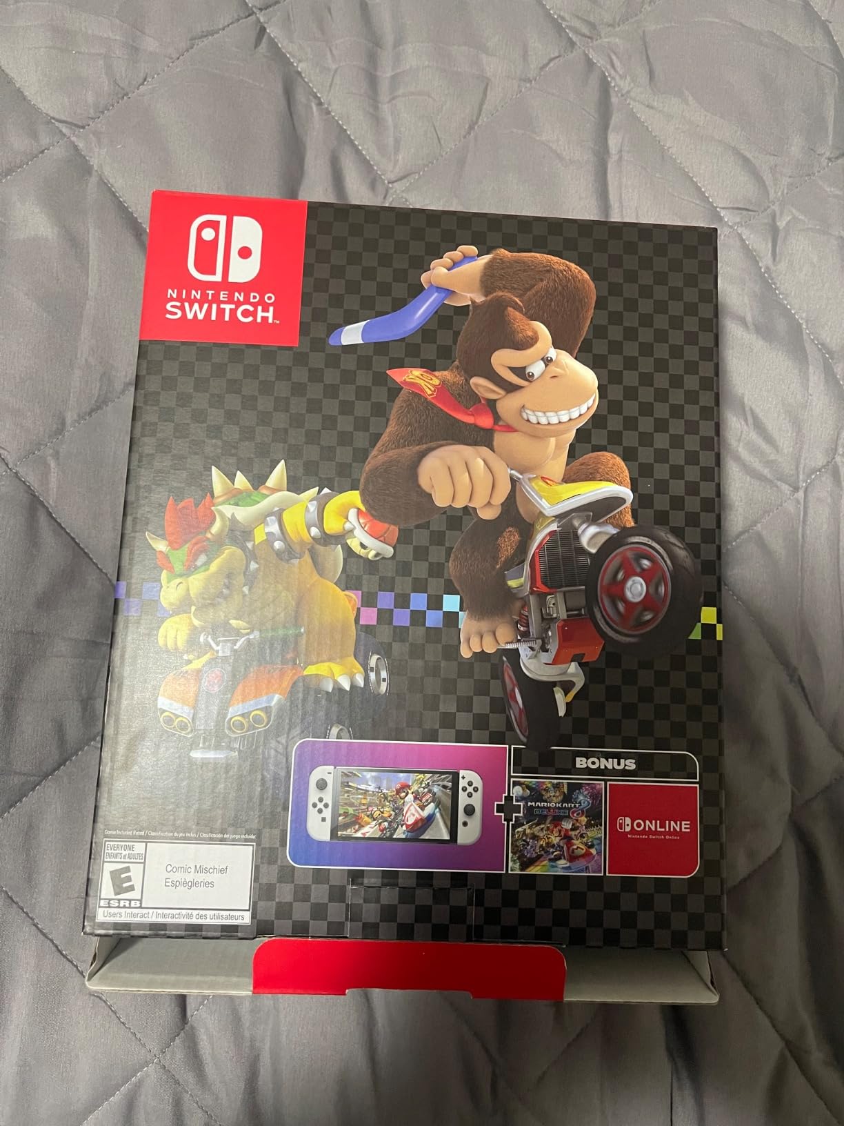 Nintendo Switch - OLED Model Mario Kart 8 Deluxe Bundle - Customer Photo 2