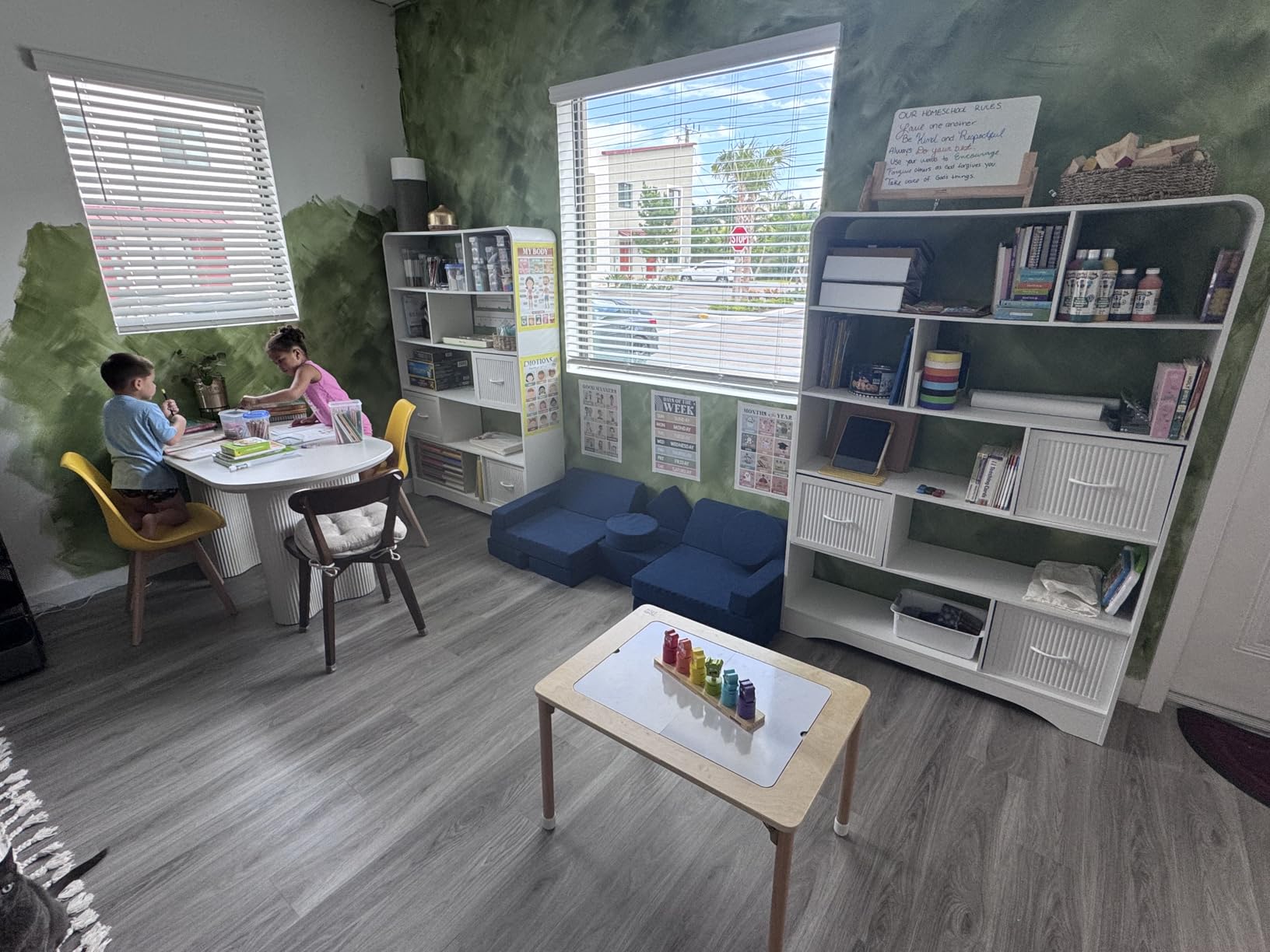 SOLACE FURNITURE Tall Bookshelf with Drawers, 70