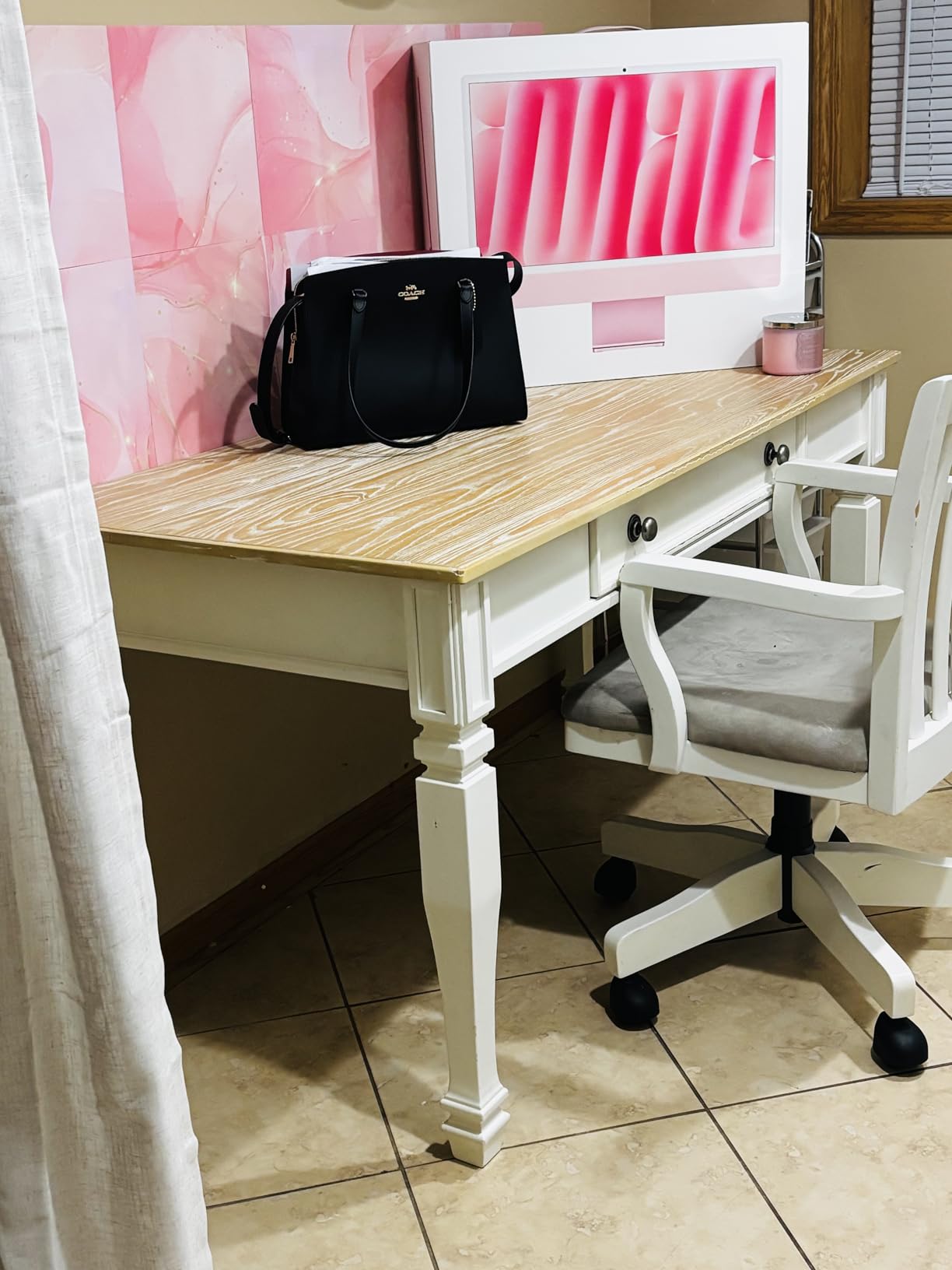 Apple 2024 iMac All-in-One Desktop Computer with M4 chip with 8-core CPU and 8-core GPU: Built for Apple Intelligence, 24-inch Retina Display, 16GB Unified Memory, 256GB SSD Storage; Silver - Customer Photo 1