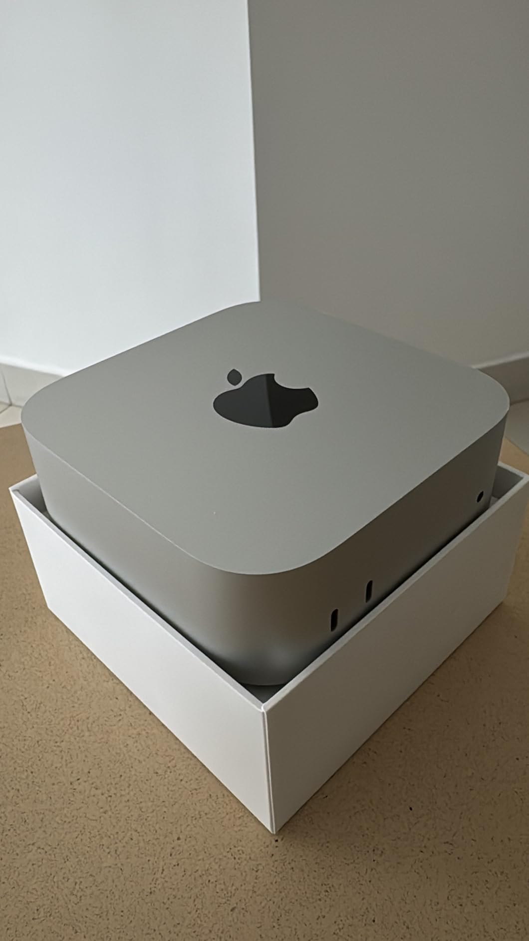 Apple 2024 Mac mini Desktop Computer with M4 chip with 10-core CPU and 10-core GPU: Built for Apple Intelligence, 24GB Unified Memory, 512GB SSD Storage, Gigabit Ethernet - Customer Photo 2