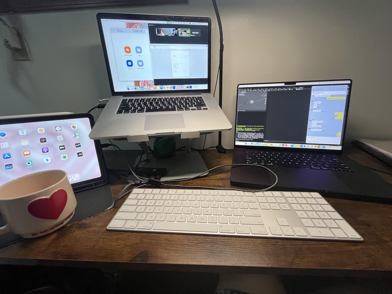 Apple 2024 MacBook Pro Laptop with M4 Max, 14‑core CPU, 32‑core GPU: Built for Apple Intelligence, 16.2-inch Liquid Retina XDR Display, 36GB Unified Memory, 1TB SSD Storage; Space Black - Customer Photo 2