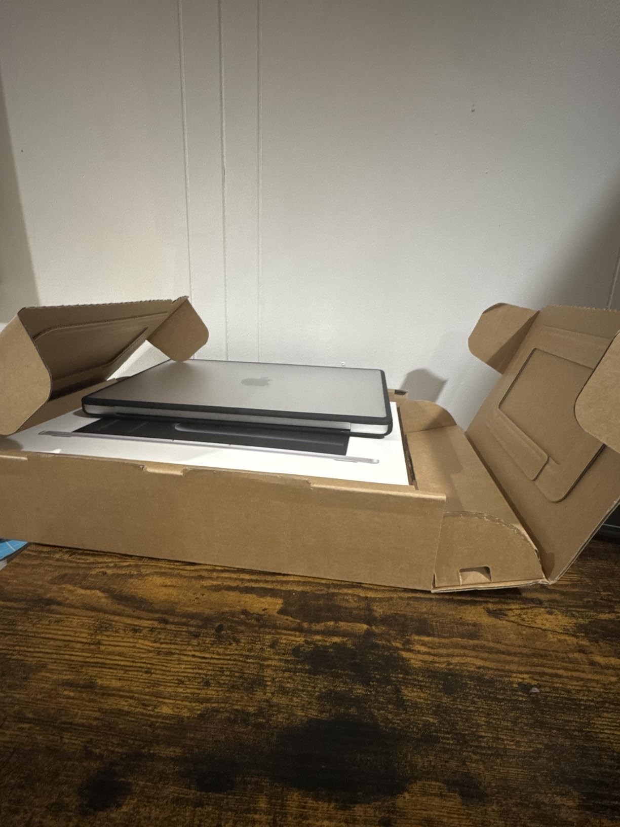 2024 MacBook Pro Laptop with M4 chip with 10-core CPU and 10-core GPU: Built for Apple Intelligence, 14.2-inch Liquid Retina XDR Display, 16GB Unified Memory, 512GB SSD Storage; Silver - Customer Photo 1