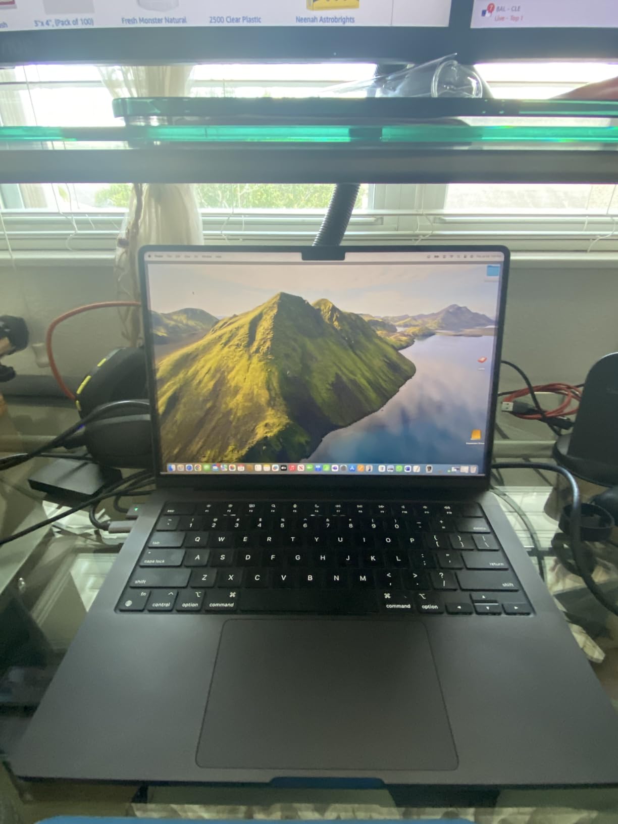 Apple 2024 MacBook Pro Laptop with M4 Pro, 12‑core CPU, 16‑core GPU: Built for Apple Intelligence 14.2-inch Liquid Retina XDR Display, 24GB Unified Memory, 512GB SSD Storage; Space Black customer photo 2