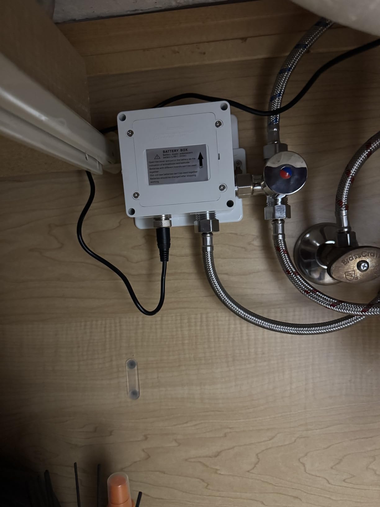 Derpras Touchless Bathroom Faucet with Automatic Sensor Function, Bathroom Sink Faucet with Hole Cover Plate, Matte Black - Customer Photo 2