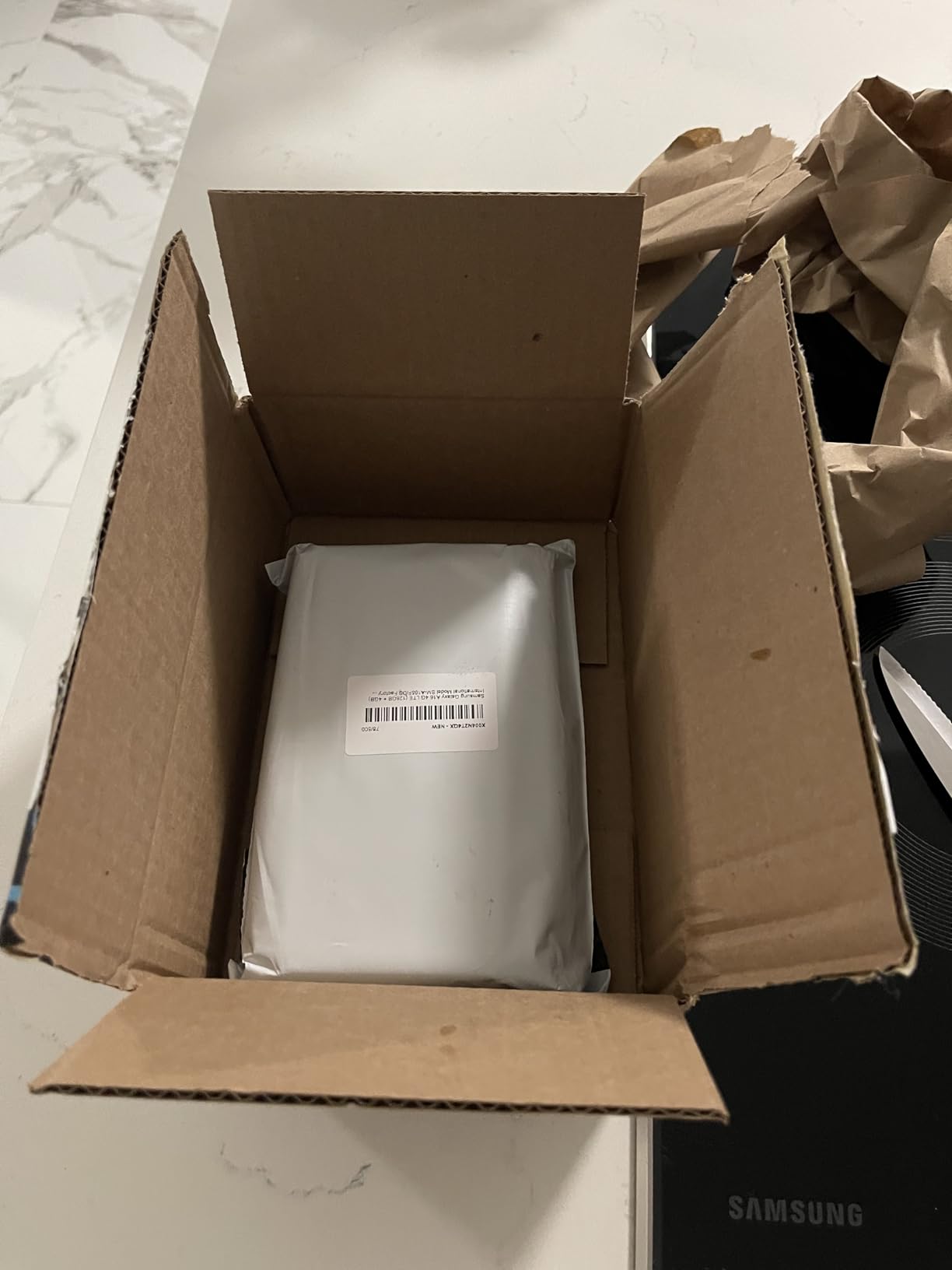 Samsung Galaxy A16 4G LTE (128GB + 4GB) International Model SM-A165F/DS Factory Unlocked, 6.7