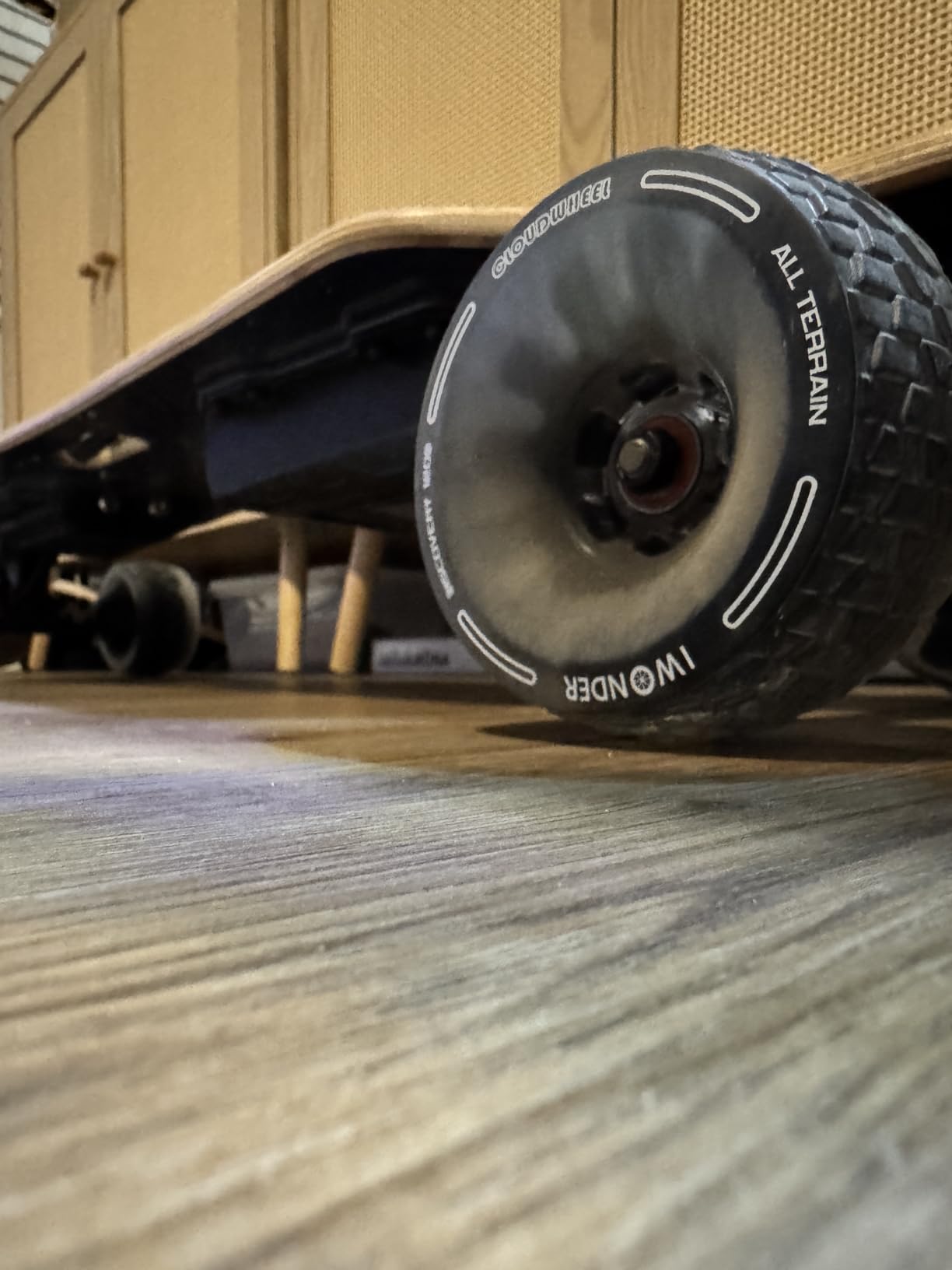 Dnaskate V20 Electric Skateboard with Remote, 28 Mph Top Speed,22 Miles Range,1000W Hub-Motor, Longboard Skateboard for Adults ＆Teens - Customer Photo 1