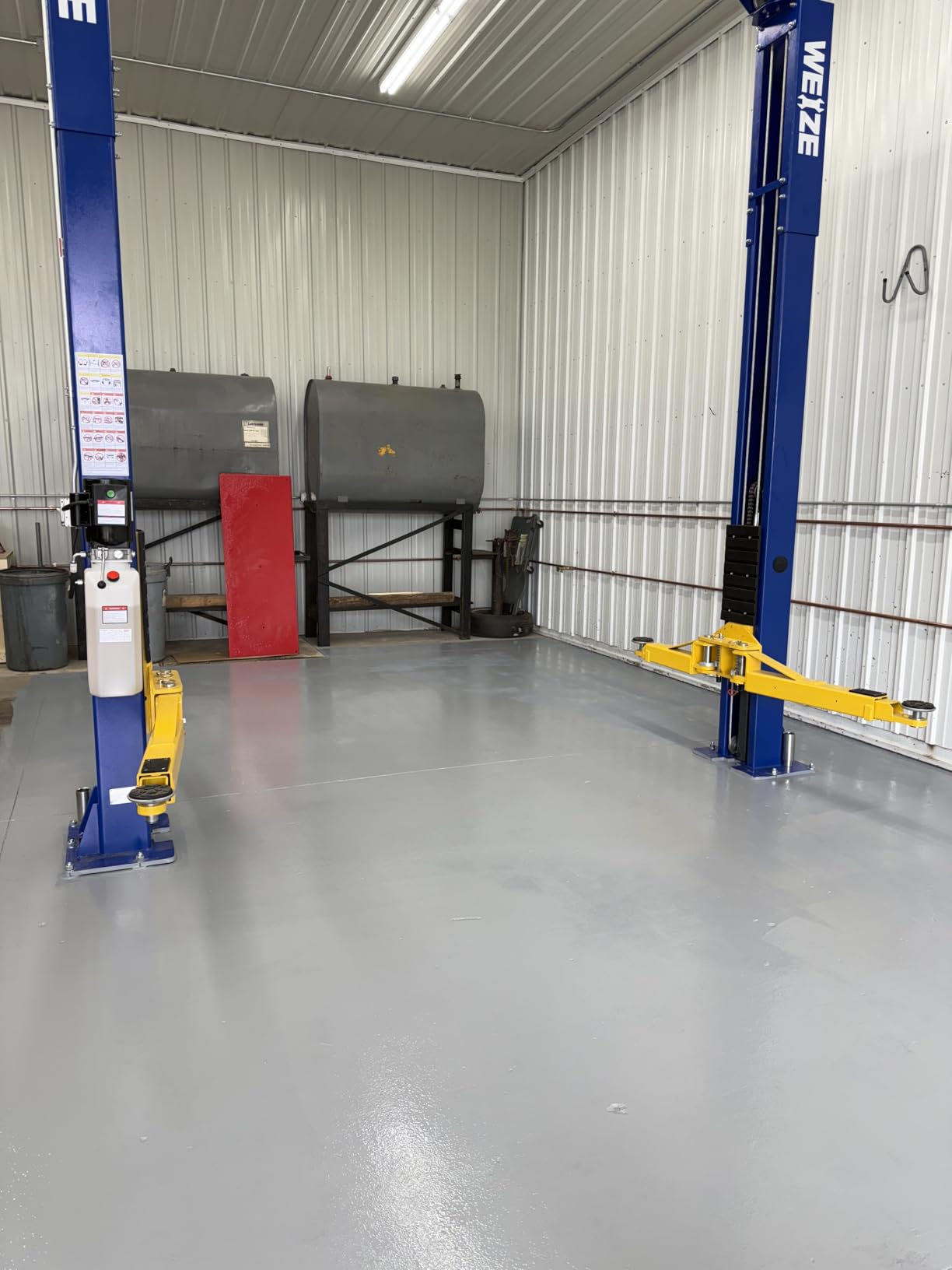 Weize 2 Post Automotive Car Lift, 12,000 lbs Capacity, 220V 4HP Powerful Motor with Single Point Lock Release for Repaire Shop - Customer Photo 1