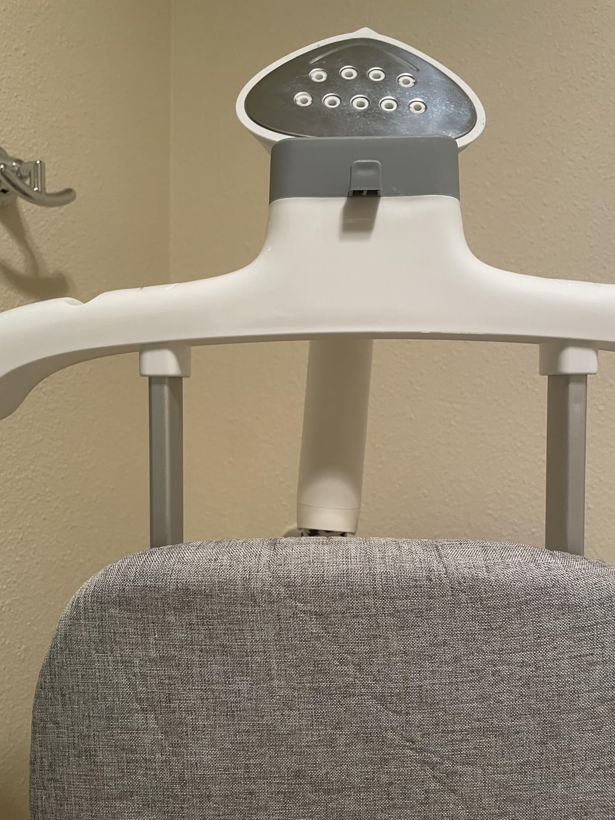 HAPAIS Steamer for Clothes,1800W Standing Garment Steamer 30s Heat-up with Adjustable Stable Double Rod,2-in-1 Flat & Hanging Ironing,Clothes Steamer with 10 Fabric Steam Modes - Customer Photo 1