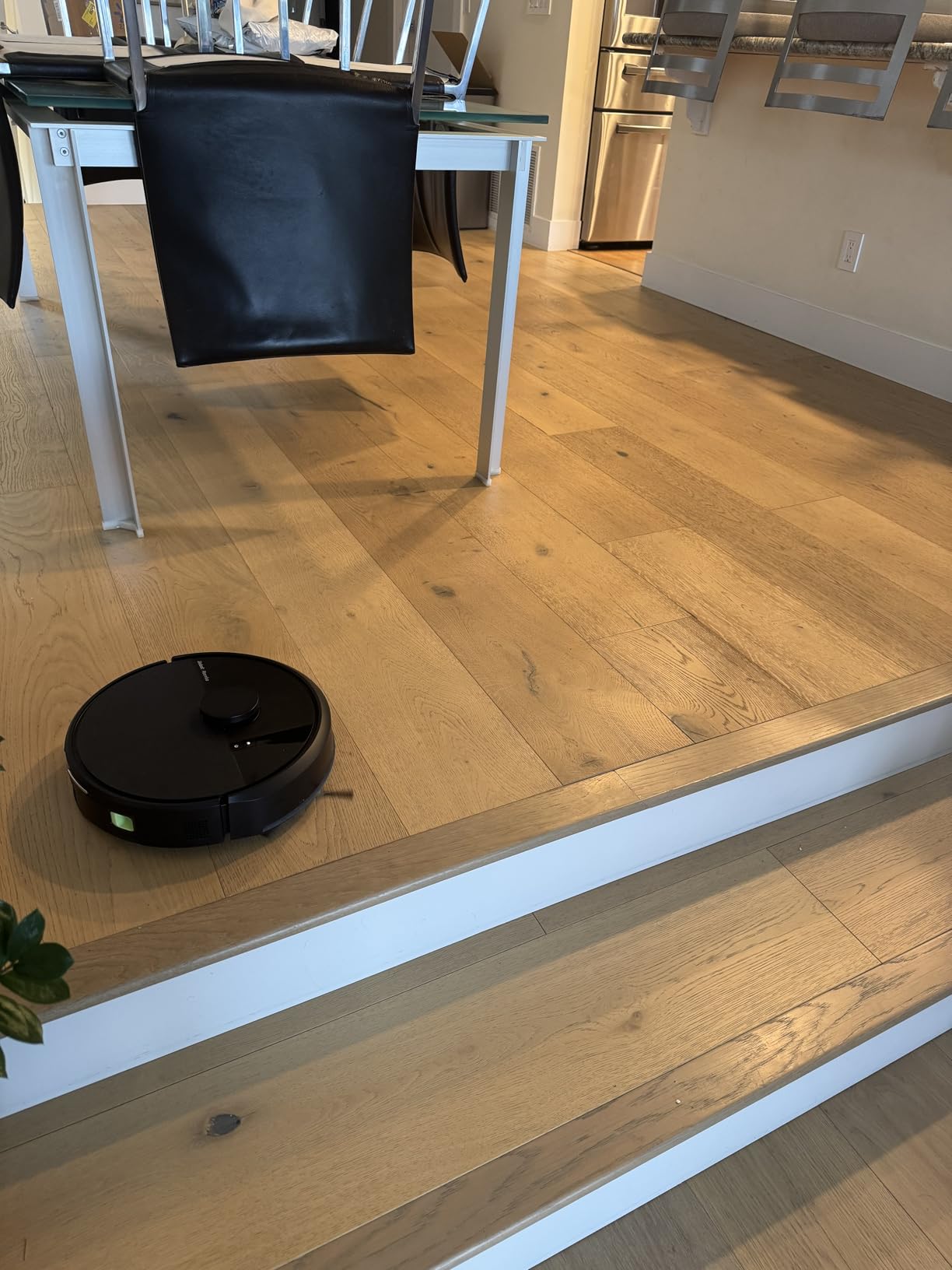 iRobot Roomba 104 2in1 Vacuum & Mop Robot - Self-Empties for 75 Days, Intense Power-Lifting Suction, Vacuums All Floors, Ideal for Pet Hair, LiDAR Smart Navigation Mapping, Mops Hard Floors - Customer Photo 1