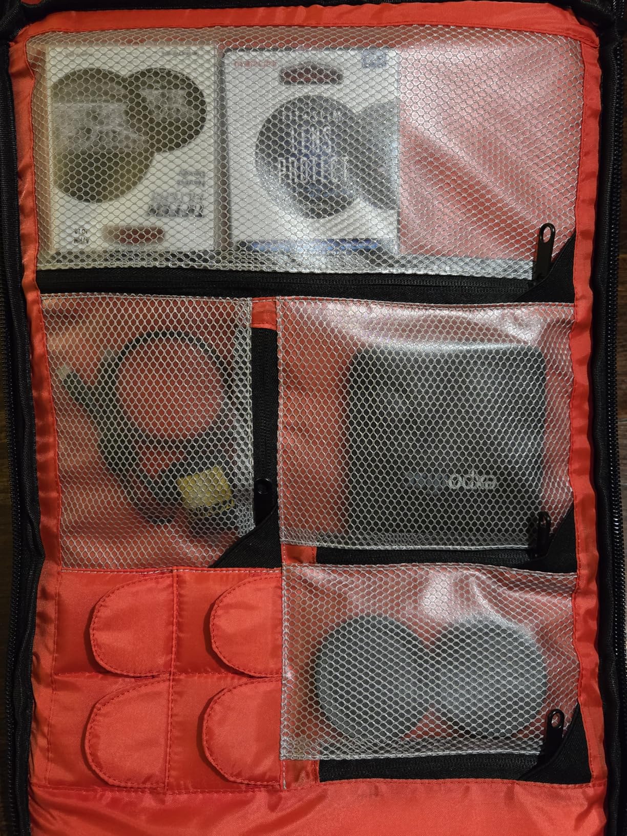 NEEWER 2 In 1 Camera Roller Bag with Detachable Shockproof Dividers Retractable Handle Waistband Rain Cover Water Resistant Robust Carry On Backpack for Camera Tripod Flash Lens Laptop, Black, PB027 - Customer Photo 2