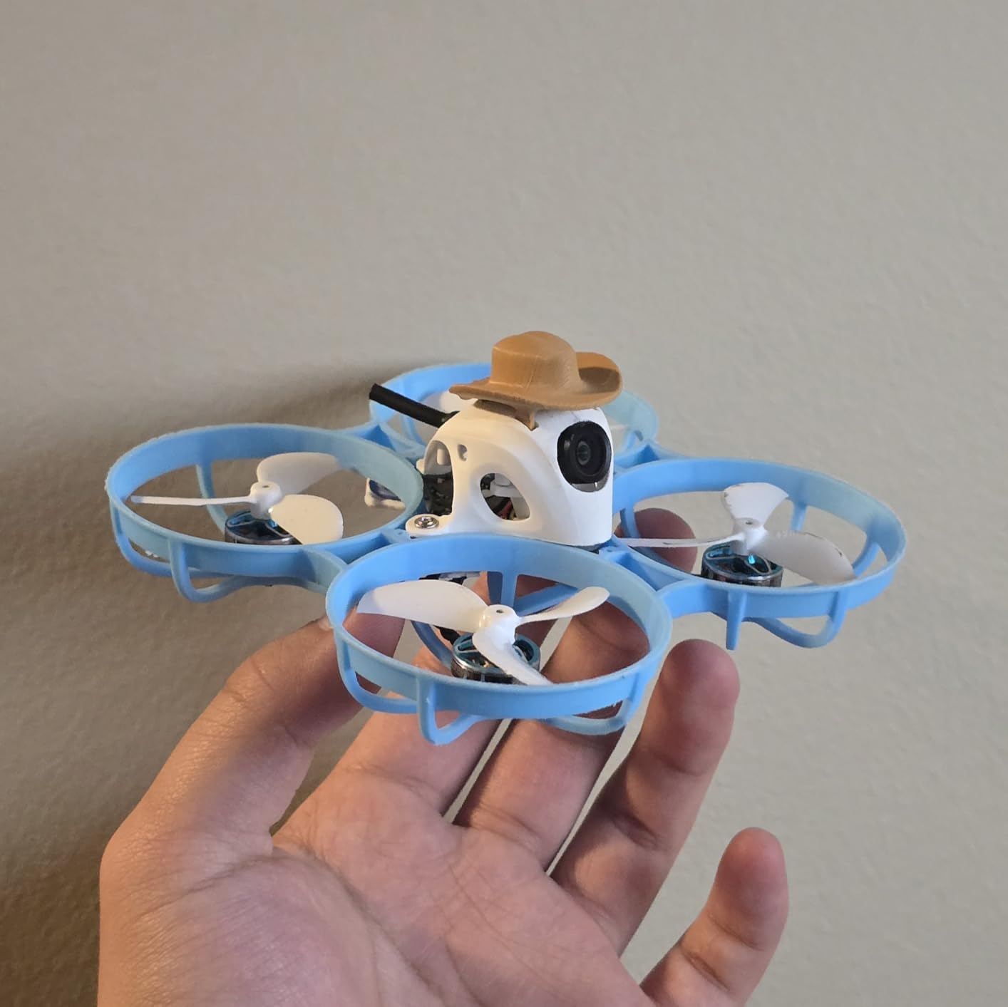 BETAFPV ELRS Meteor75 Pro 1S Brushless Drone with Matrix 1S 5IN1 FC, 1102 22000KV Motor, 45mm 3-Blade Prop for FPV Freestyle Racing Indoor Outdoor, Fly Time Up to 6.5Min with BT2.0 550mAh Lipo - Customer Photo 1