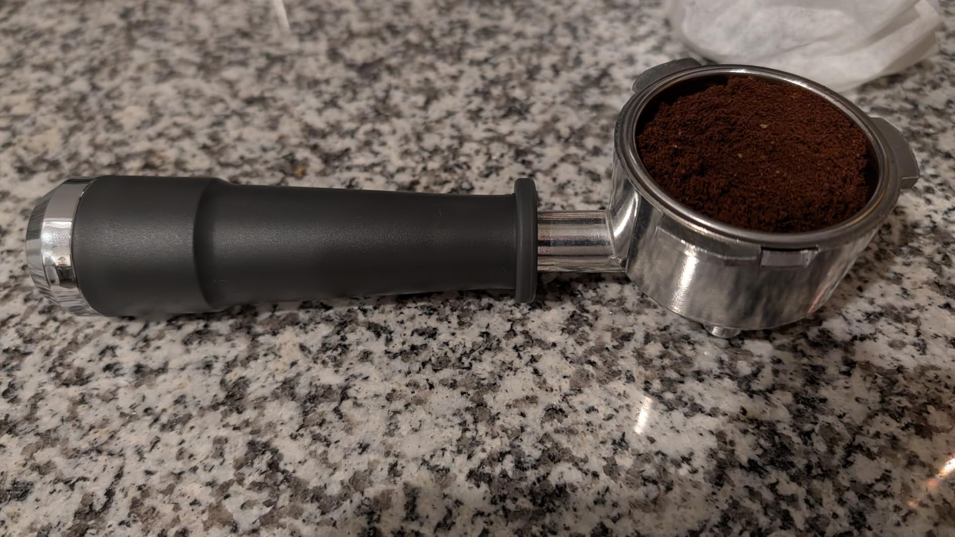 De'Longhi Classic Espresso Machine with Milk Frother, 15-Bar Pump & Temperature Control - Barista Coffee Maker Kit for Espresso, Latte, Cappuccino & Iced - Customer Photo 2