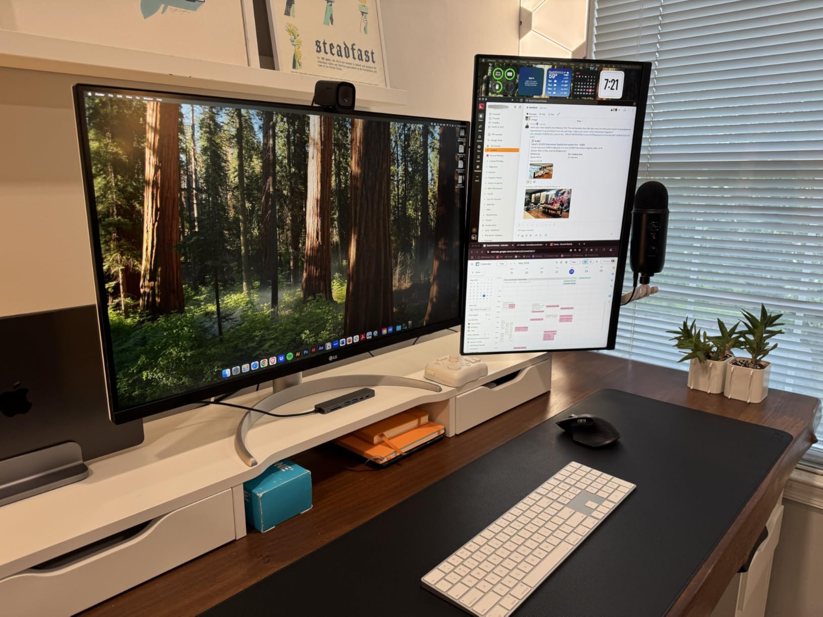 LG 32UP83AK-W 32-inch Ultrafine 4K UHD (3840 x 2160) IPS Computer Monitor, 60Hz, HDR10, Built-in Speaker, Reader Mode, HDMI, DisplayPort, USB Type-C 60W PD, Tilt/Height/Pivot Adjustable Stand, White - Customer Photo 2