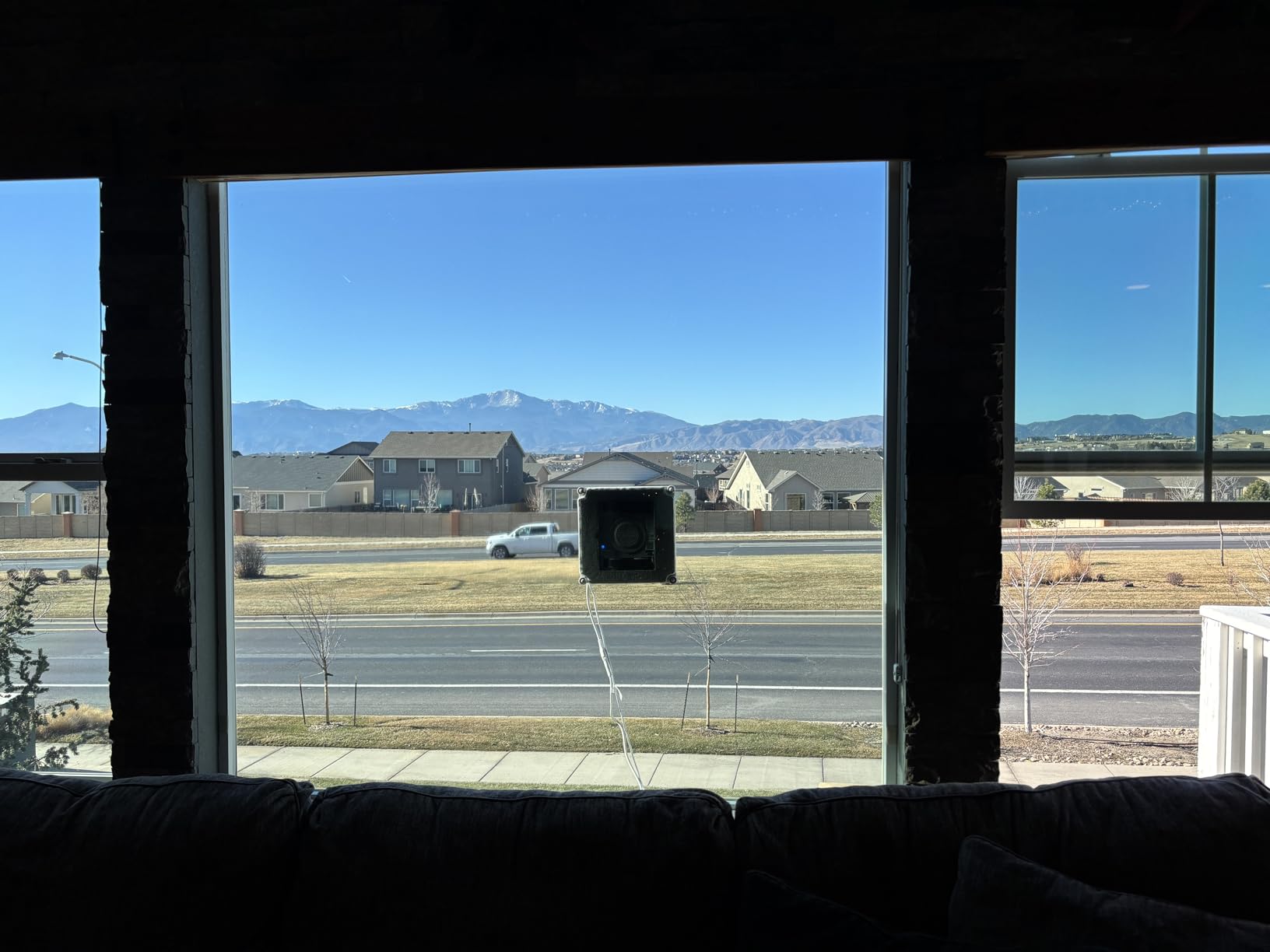 ECOVACS WINBOT Mini Window Cleaning Robot - Compact Design, Dual Nozzles with Ultrasonic Spray, 9-Stage Protection System, Intelligent Path Planning, 3 Cleaning Modes, Anti-Slipping System - Customer Photo 2