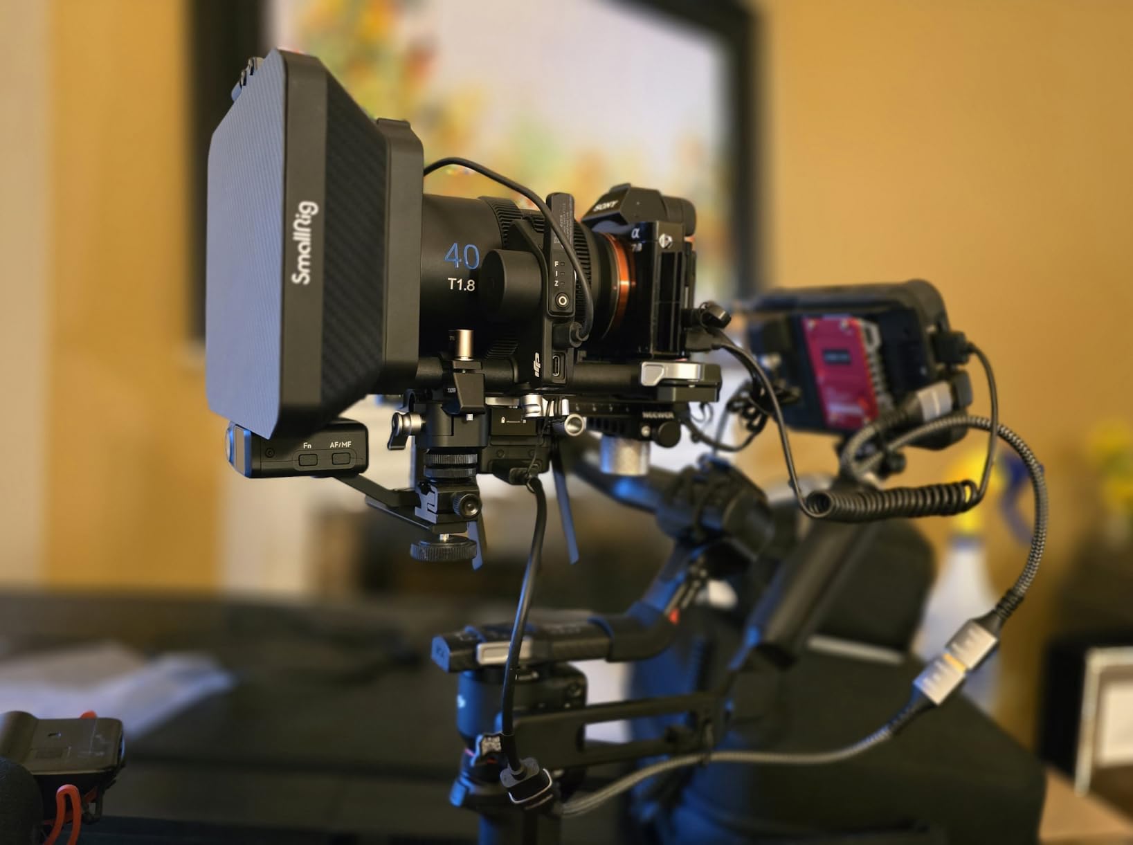 SIRUI 40mm T1.8 1.33X Anamorphic Lens, S35 Autofocus Lens for E Mount Cameras, A6500, A6700, FX3/30, ZV-E Series, A7 Series, A9/9II (Neutral Flare) - Customer Photo 1