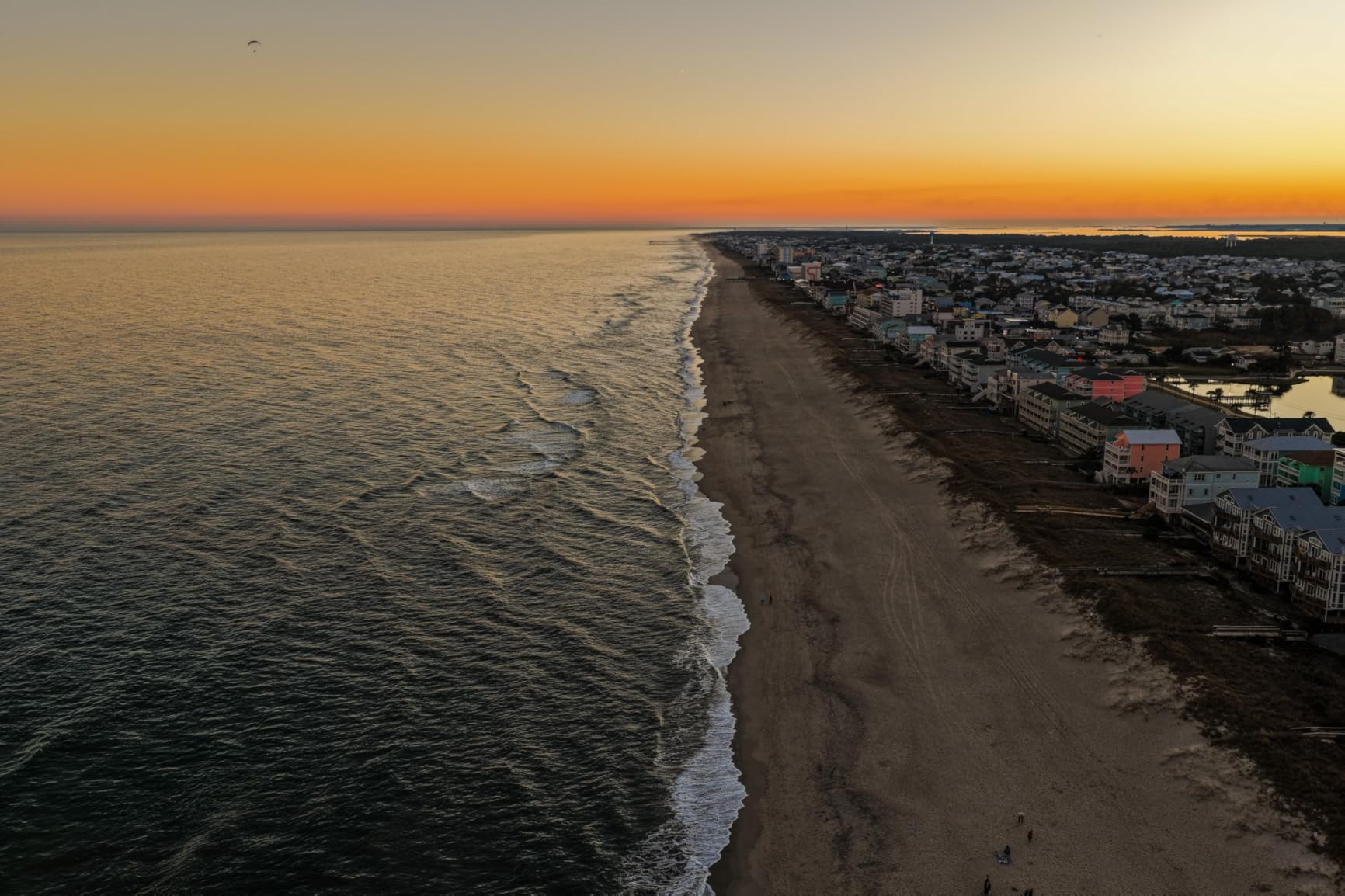 Mavic 4 Pro Drone with DJI RC 2, Flagship Tri-Camera Drone with 100MP 4/3 CMOS Hasselblad Camera, for Professionals, 30km/18.6mi Video Transmission, 51-Min Max Flight Time - Customer Photo 2