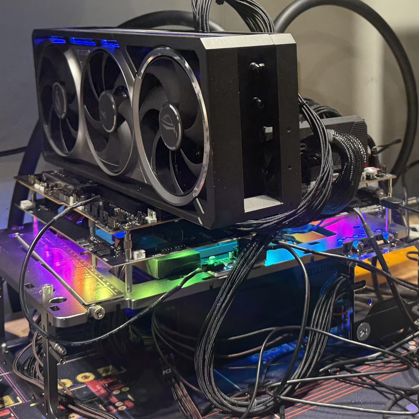 ASUS TUF Gaming GeForce RTX 5090 32GB GDDR7 OC Edition Gaming Graphics Card (PCIe 5.0, HDMI/DP 2.1, 3.6-Slot, Military-Grade Components, Protective PCB Coating, axial-tech Fans, Vapor Chamber) - Customer Photo 1