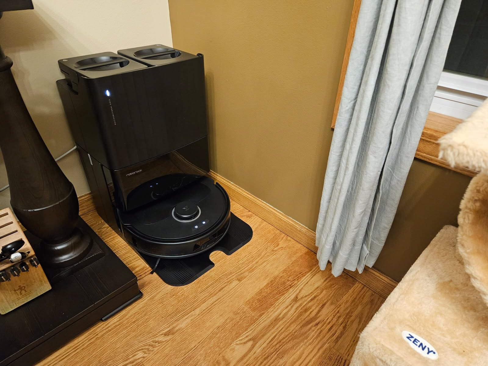 roborock QV 35S Robot Vacuum and Mop, All-in-one Vacuum Cleaner, 10,000Pa Powerful Suction, Self Emptying & Refilling, Self Mop Washing & Air Drying, Anti-Tangle Brushes for Home, Pet Hairs, Black - Customer Photo 1