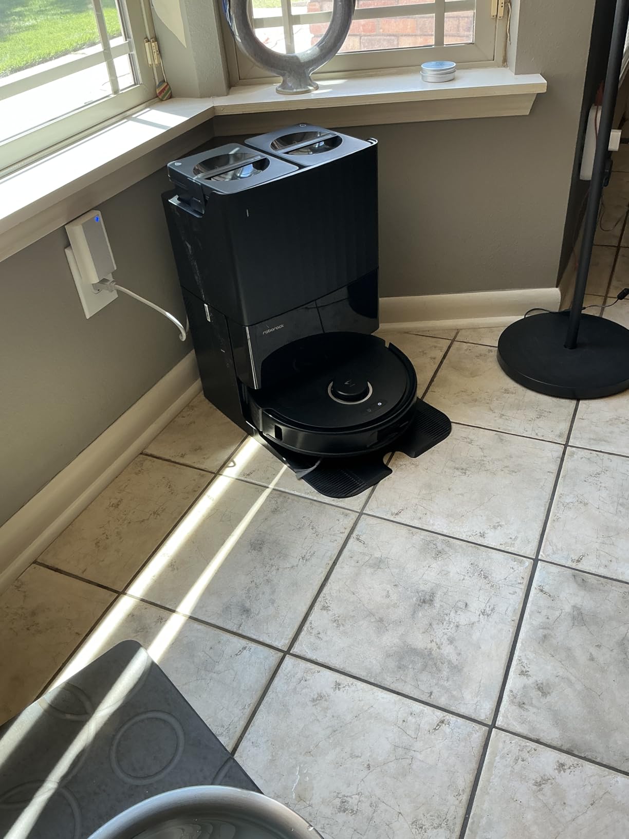 roborock Qrevo S5V Robot Vacuum and Mop, FlexiArm Edge Mopping, 12,000Pa Suction, Dual Zero-Tangle System, Smart Obstacle Avoidance, 10mm Mop Lifting, Auto Mop Washing&Drying, Self-Emptying&Refilling - Customer Photo 2