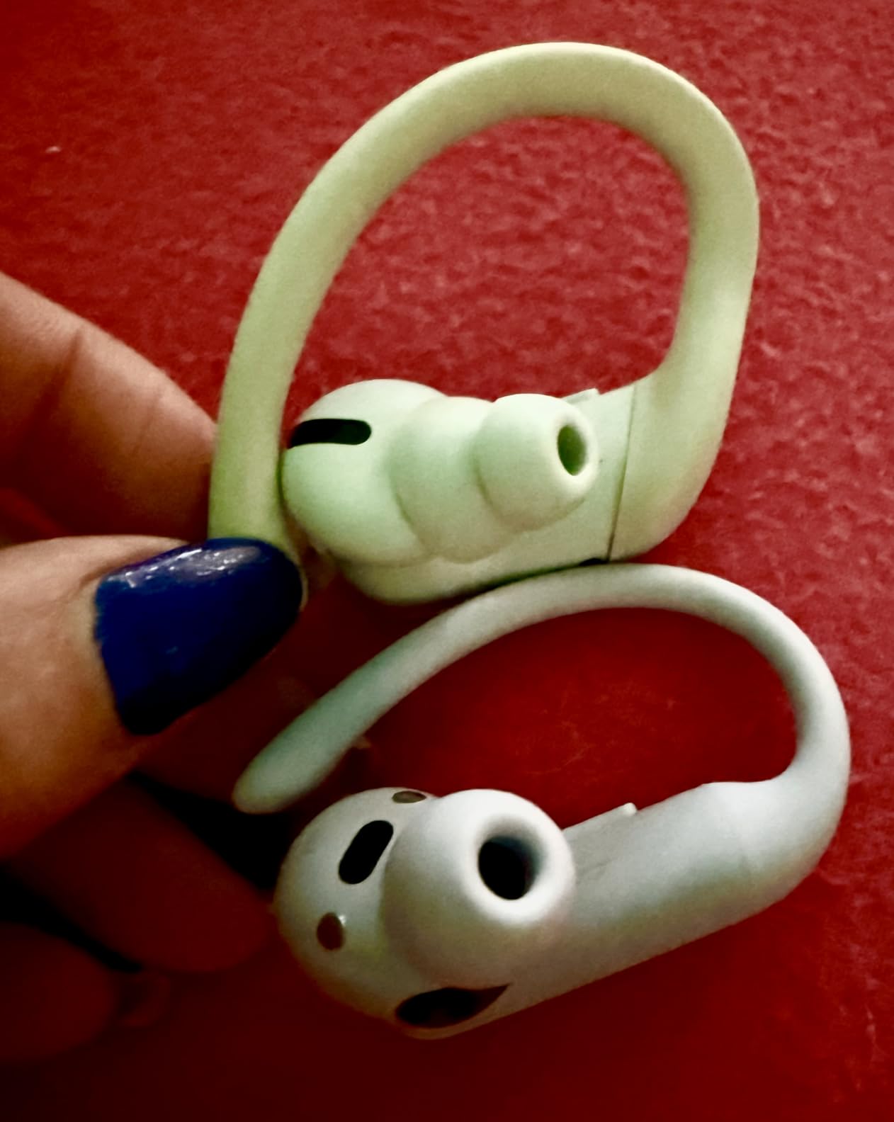 Beats Powerbeats Pro 2 - Wireless Noise Cancelling Workout Earbuds with Secure-Fit Earhooks, Up to 45-Hour Battery with Charging Case, Sweat & Water Resistant, Heart Rate Monitoring - Customer Photo 2