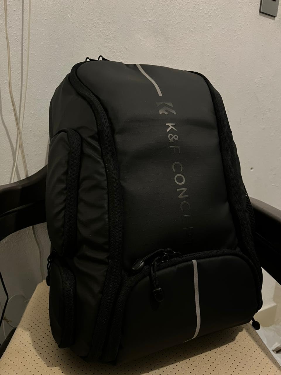 K&F CONCEPT Camera Backpack,Camera Bags for Photographers 30L Large Capacity with Raincover and 16 Inch Laptop Compartment Compatible for Canon/Nikon/Sony/DJI Mavic Drone Travel - Customer Photo 2