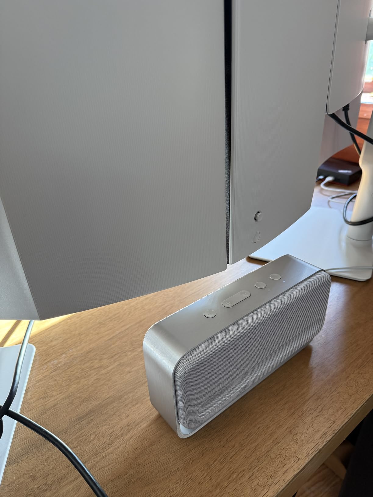 Bose SoundLink Home Speaker, Premium, Portable and Wireless Bluetooth Bookshelf Speaker, Up to 9 Hours Battery Life, Cool Grey - Customer Photo 2