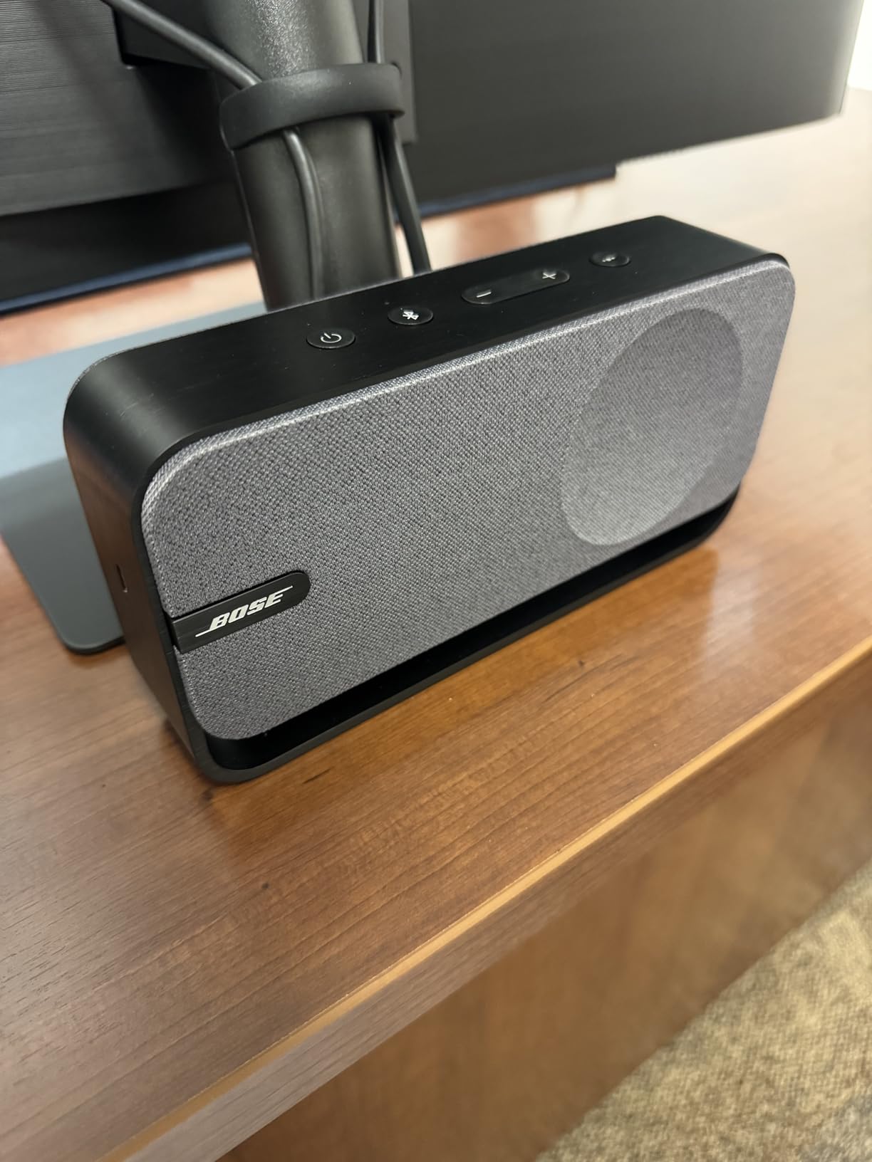 Bose SoundLink Home Speaker, Premium, Portable and Wireless Bluetooth Bookshelf Speaker, Up to 9 Hours Battery Life, Cool Grey - Customer Photo 4