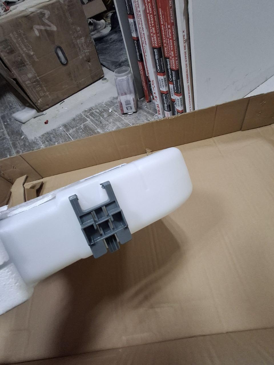 Swiss Madison St. Tropez Wall-Hung Toilet Bundle 0.8/1.6 GPF Dual Flush in Glossy White with Black Flush Plate - Customer Photo 4