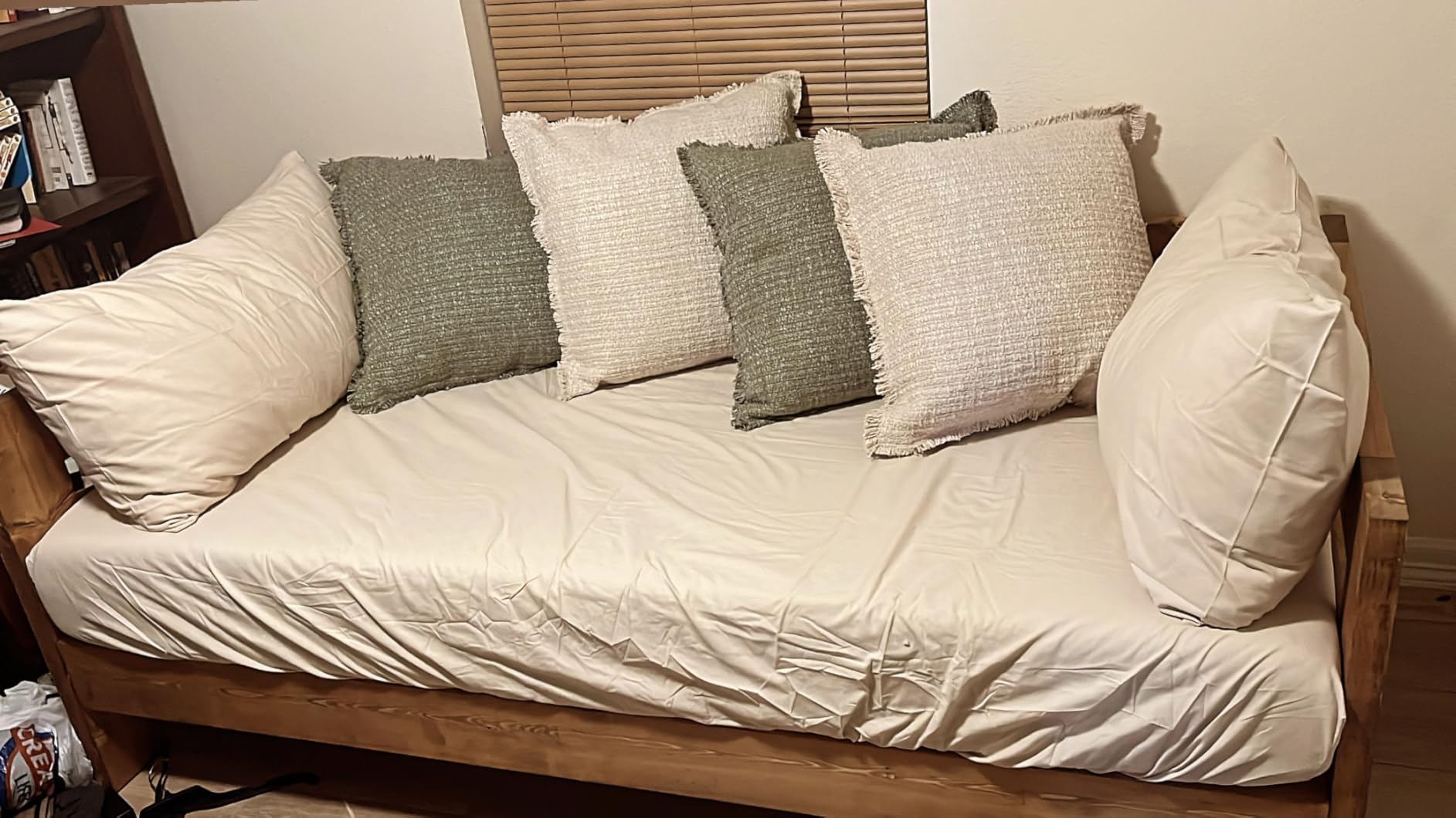 EGOHOME 12 Inch Queen Mattress, Memory Foam Mattress in a Box with Cooling Green Tea Gel, Relieve Pressure with Medium Support, CertiPUR-US Certified, 80''L x 60''W, White - Customer Photo 3