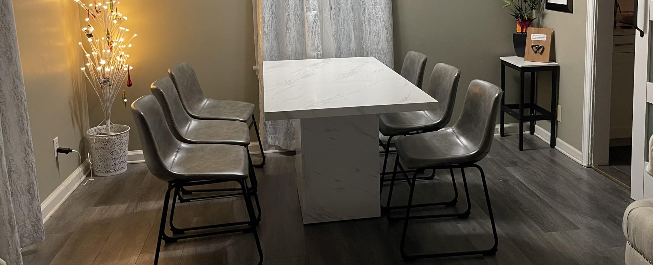 HSH Dining Table for 6 to 8, 71