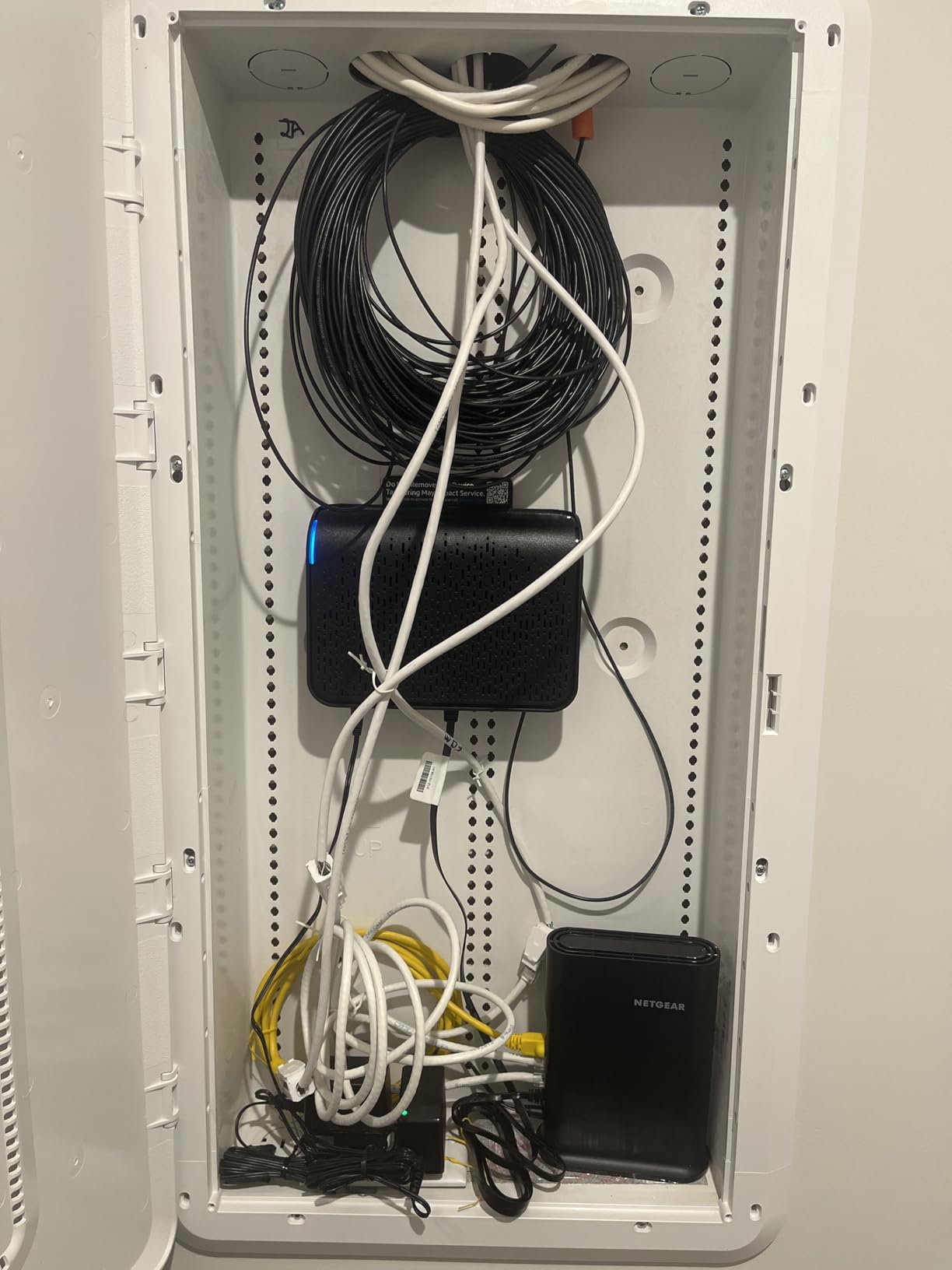 NETGEAR 4-Stream WiFi 6 Router (R6700AX) – Router Only, AX1800 Wireless Speed (Up to 1.8 Gbps), Covers up to 1,500 sq. ft., 20 Devices – Free Expert Help, Dual-Band - Customer Photo 2