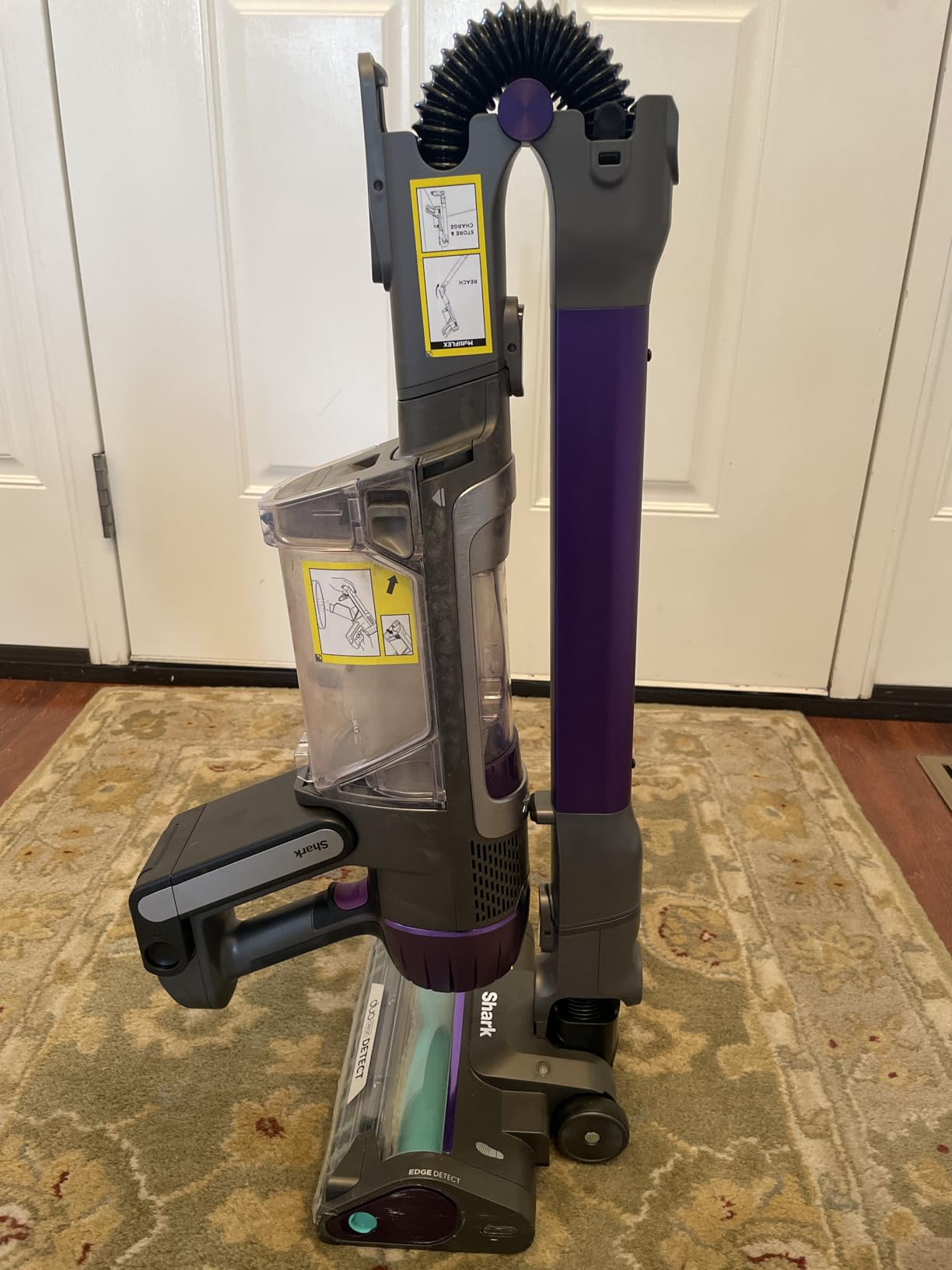 Shark PowerDetect Pet Plus Clean & Empty Cordless Stick Vacuum & Auto-Empty System, Powerful Suction, HEPA Filtration, Carpet & Hard Floor, Portable, Stick Vacuum for Pet Hair, Dark Gray, IP3253 - Customer Photo 2