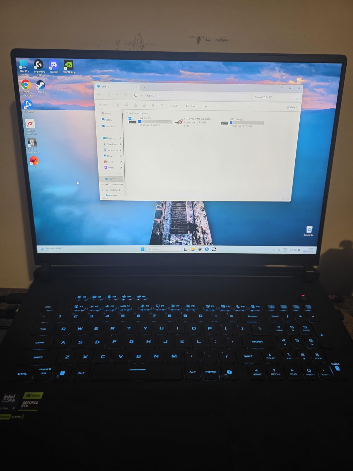 ASUS ROG Strix SCAR 18 (2025) Gaming Laptop, 18