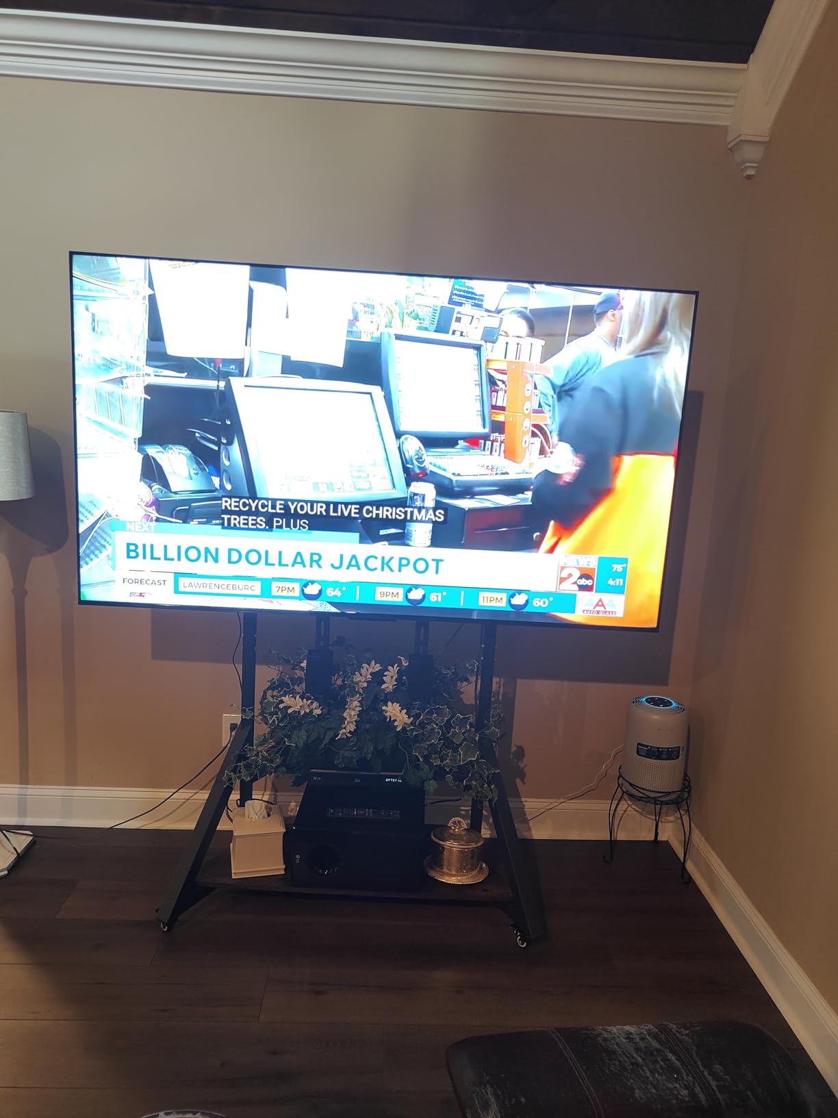 INSIGNIA 75-inch Class QF Series LED 4K UHD QLED Smart Fire TV with Alexa Voice Remote (NS75-UQFL26) - Customer Photo 2
