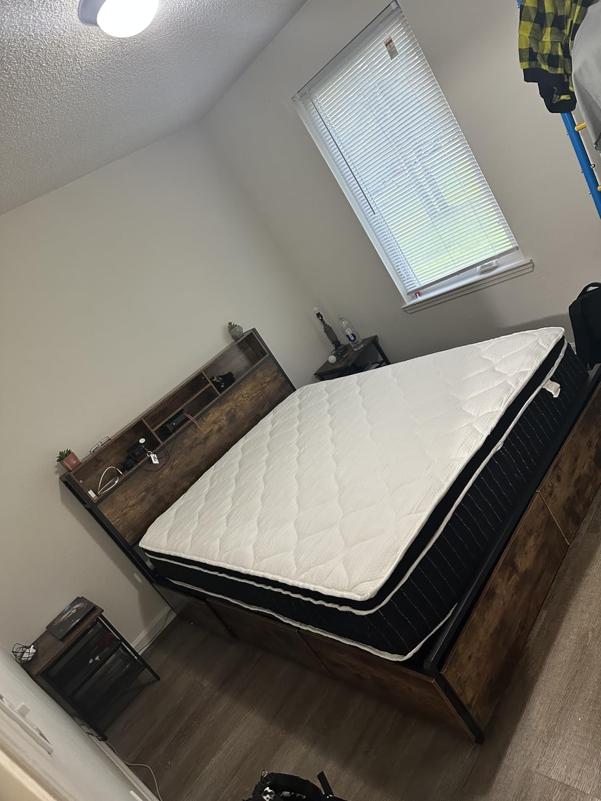 SIMARTH 14 Inch Queen Mattress, Upgrade Strengthen Queen Size Hybrid Mattresses in a Box, Gel Memory Foam Queen Mattress with Motion Isolation & Pressure Relief, Strong Edge Support, Medium Firm - Customer Photo 2