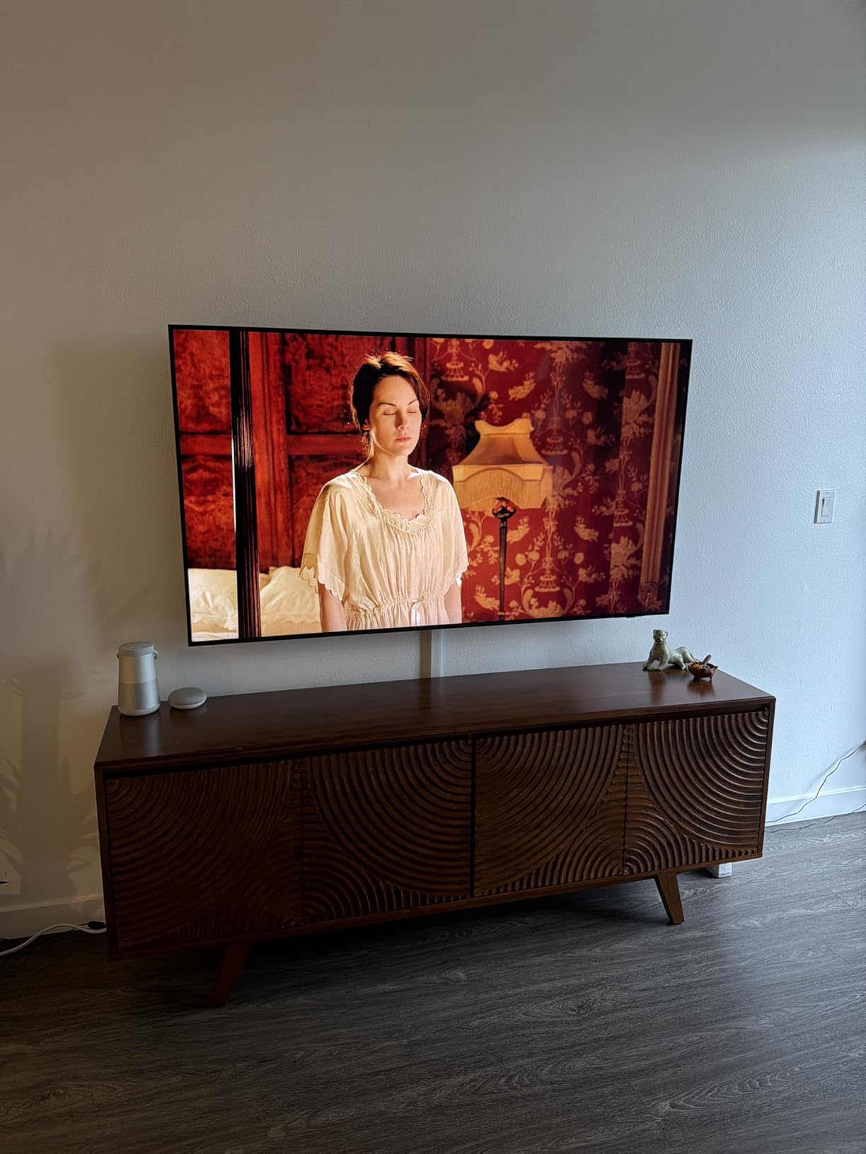 Samsung 65-Inch Class QLED Q7F Series Samsung Vision AI Smart TV (2025 Model, 65Q7F) Quantum HDR, Object Tracking Sound Lite, Q4 AI Gen1 Processor, 4K upscaling, Gaming Hub, Alexa Built-in - Customer Photo 3