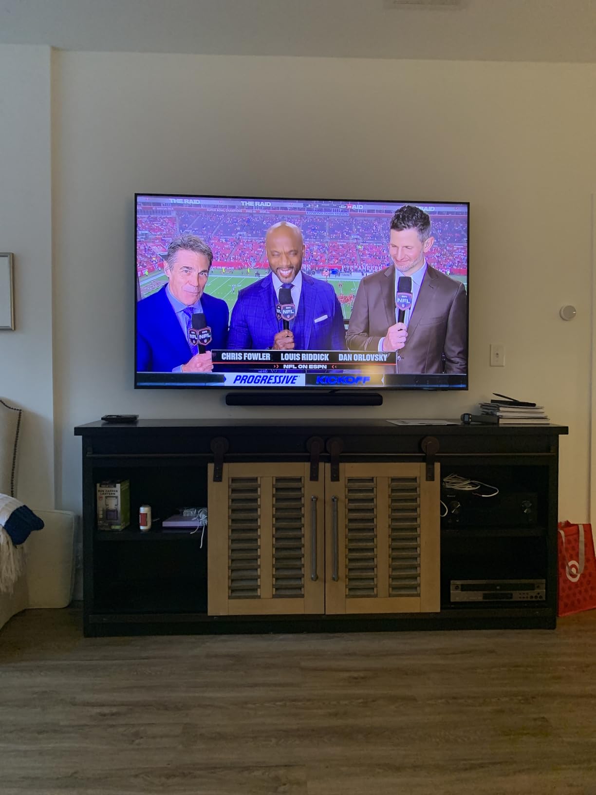 Samsung 65-Inch Class QLED Q7F Series Samsung Vision AI Smart TV (2025 Model, 65Q7F) Quantum HDR, Object Tracking Sound Lite, Q4 AI Gen1 Processor, 4K upscaling, Gaming Hub, Alexa Built-in Customer Review Samsung 65-Inch Class QLED Q7F Series Samsung Vision AI Smart TV (2025 Model, 65Q7F) Quantum HDR, Object Tracking Sound Lite, Q4 AI Gen1 Processor, 4K upscaling, Gaming Hub, Alexa Built-in - Customer Photo 5