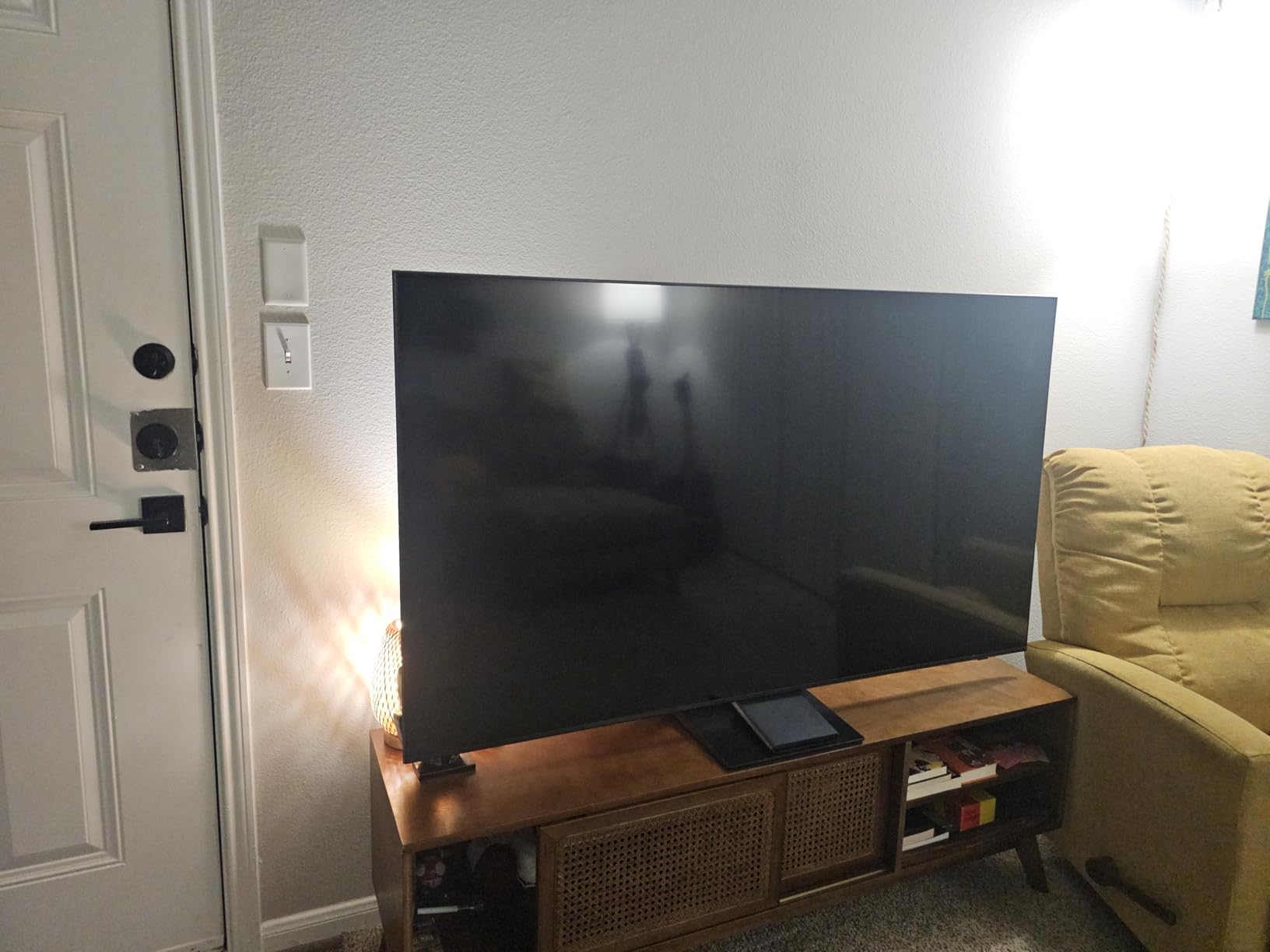 Samsung 55-Inch Class Neo QLED QN70F 4K Mini LED Smart TV (2025) - NQ4 AI Gen2 Processor, Quantum Matrix Technology Slim, Motion Xcelerator 144Hz, Samsung Vision AI, Alexa Built-in - Customer Photo 1