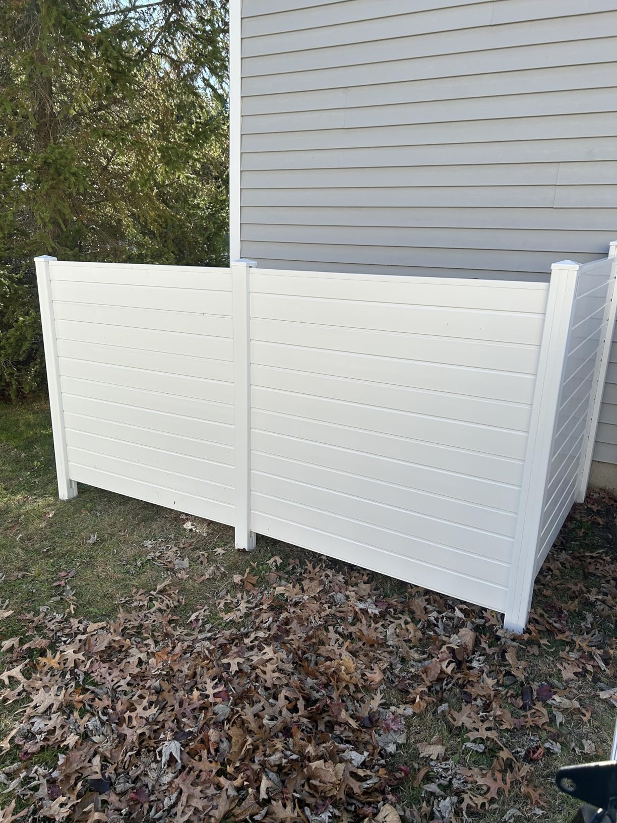 VEVOR Outdoor Privacy Screen, 50in H x 50in W Air Conditioner Fence, 3-Panel Pool Equipment Enclosure, Horizontal PVC Privacy Fence with 27.5 in Ground Stakes, No Dig Trash Can Fence for A/C Units - Customer Photo 5
