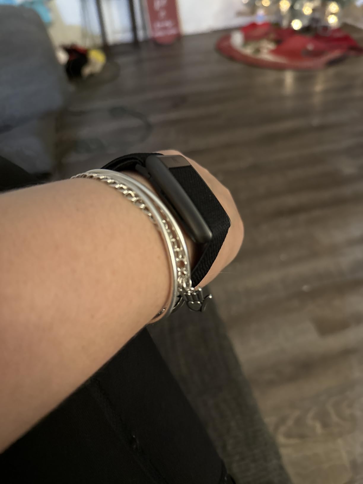 WHOOP 5.0/MG Activity Tracker - 12 Month Membership - Health and Fitness Wearable – 24/7 Activity and Sleep Tracker, Personalized Coaching, Menstrual Cycle Insights – 14+ Days Battery Life - Customer Photo 2