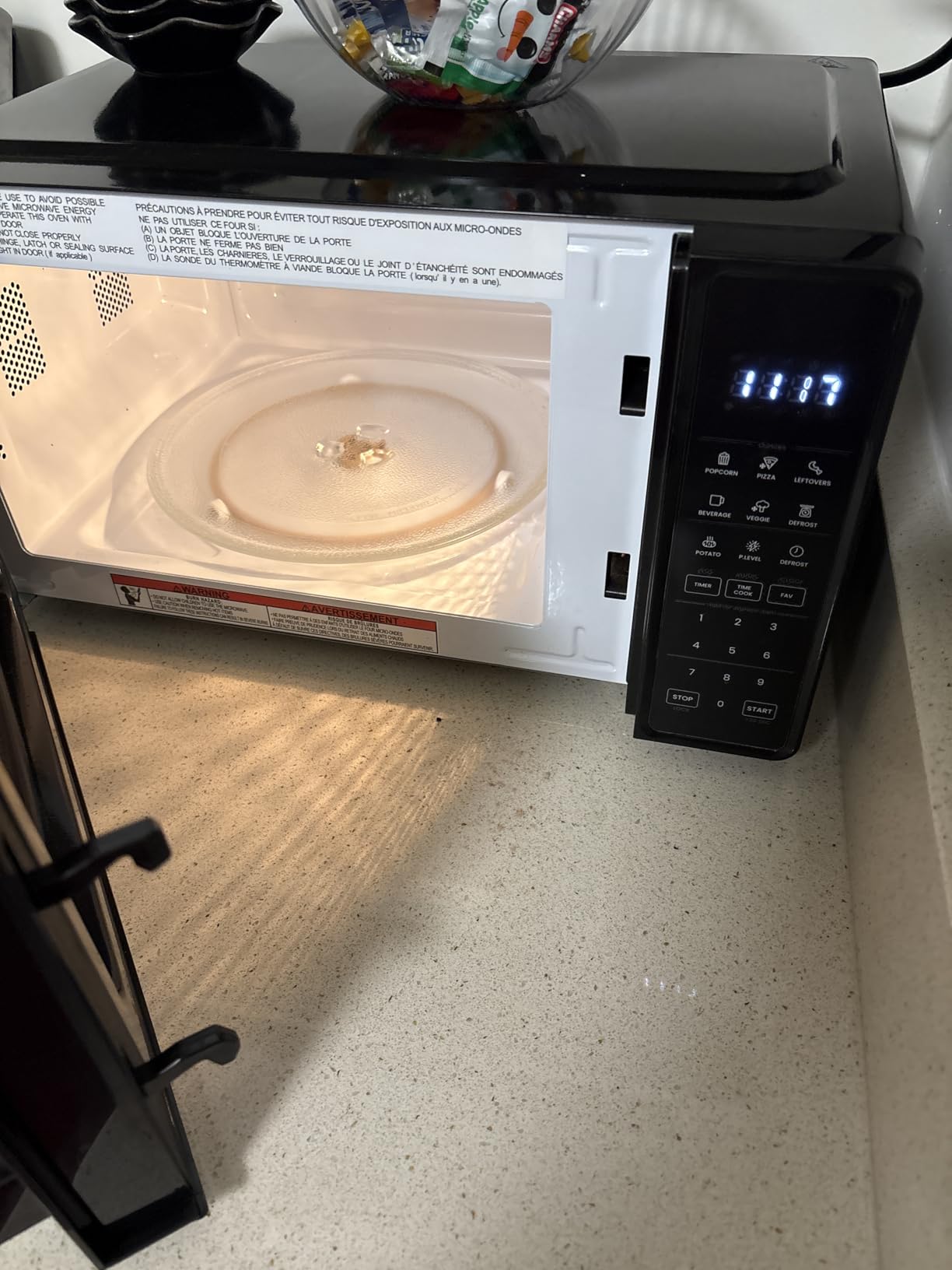 Chefman Countertop Microwave Oven 0.7 Cu. Ft., 700 Watts with 10 Power Levels, 6 Cooking Presets with One-Touch Express Cook, Eco Mode, Child Safety Lock, & Mute Button - Black - Customer Photo 1