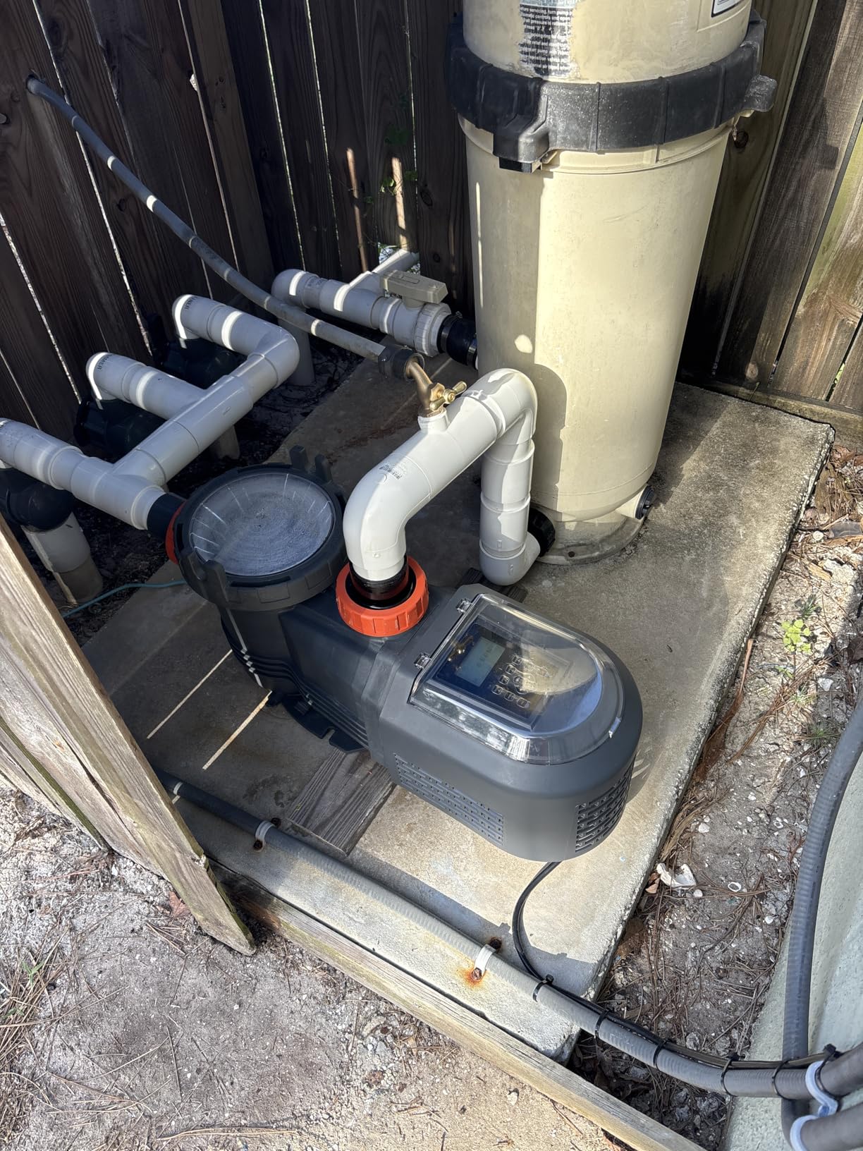 VARMINPOOL 1.8 HP Variable Speed Pool Pump with Programmable Timer, 9114GPH Above Ground Pool Pumps, Removable Rain Cover, 220V, Energy Efficient, Large Filter Basket - Customer Photo 2