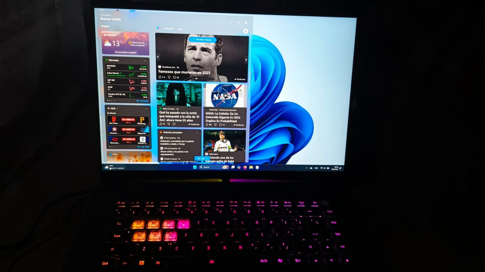 GIGABYTE - AORUS Master 16 Gaming Laptop - 240Hz 2560x1600 OLED - NVIDIA GeForce RTX 5090 - Intel Core Ultra 9 275HX - 2TB SSD with 32GB DDR5 RAM - Windows 11 Home AD (AORUS Master 16 BZHC6USE65SH) - Customer Photo 3