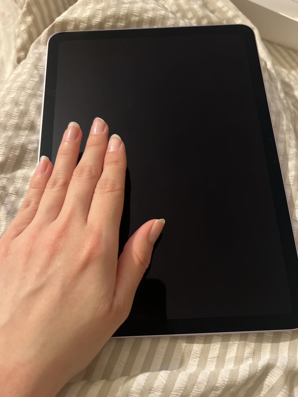 Apple iPad Air 11-inch with M3 chip Built for Apple Intelligence, Liquid Retina Display, 256GB, 12MP Front/Back Camera, Wi-Fi 6E, Touch ID, All-Day Battery Life — Space Gray - Customer Photo 1