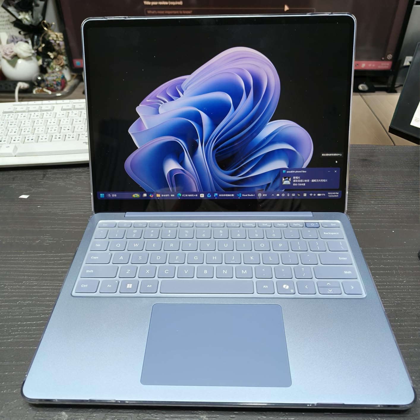Microsoft Surface Laptop (2025), Windows 11 Copilot+ PC, 13